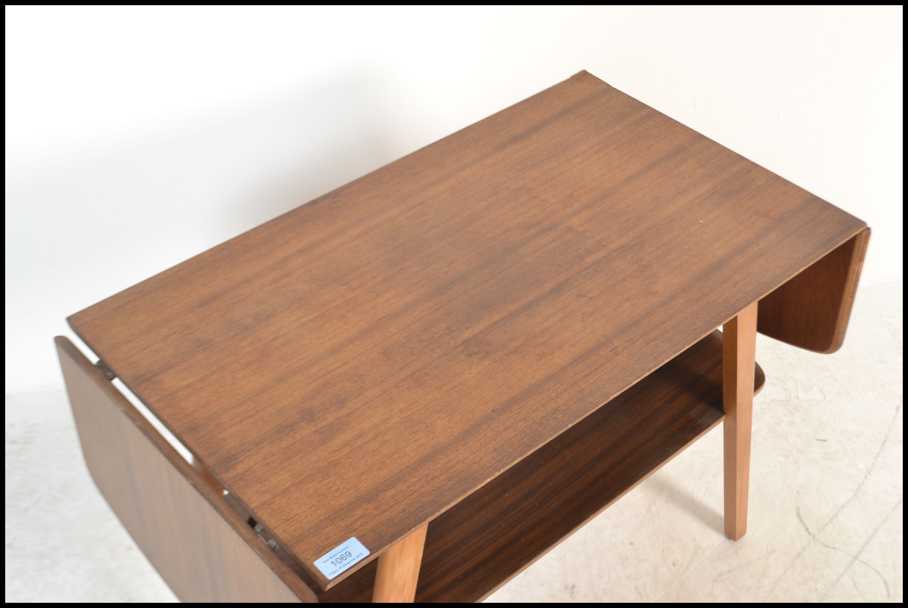 A vintage retro 20th Century double drop flap coffee table, raised on splayed tapering supports - Image 3 of 4