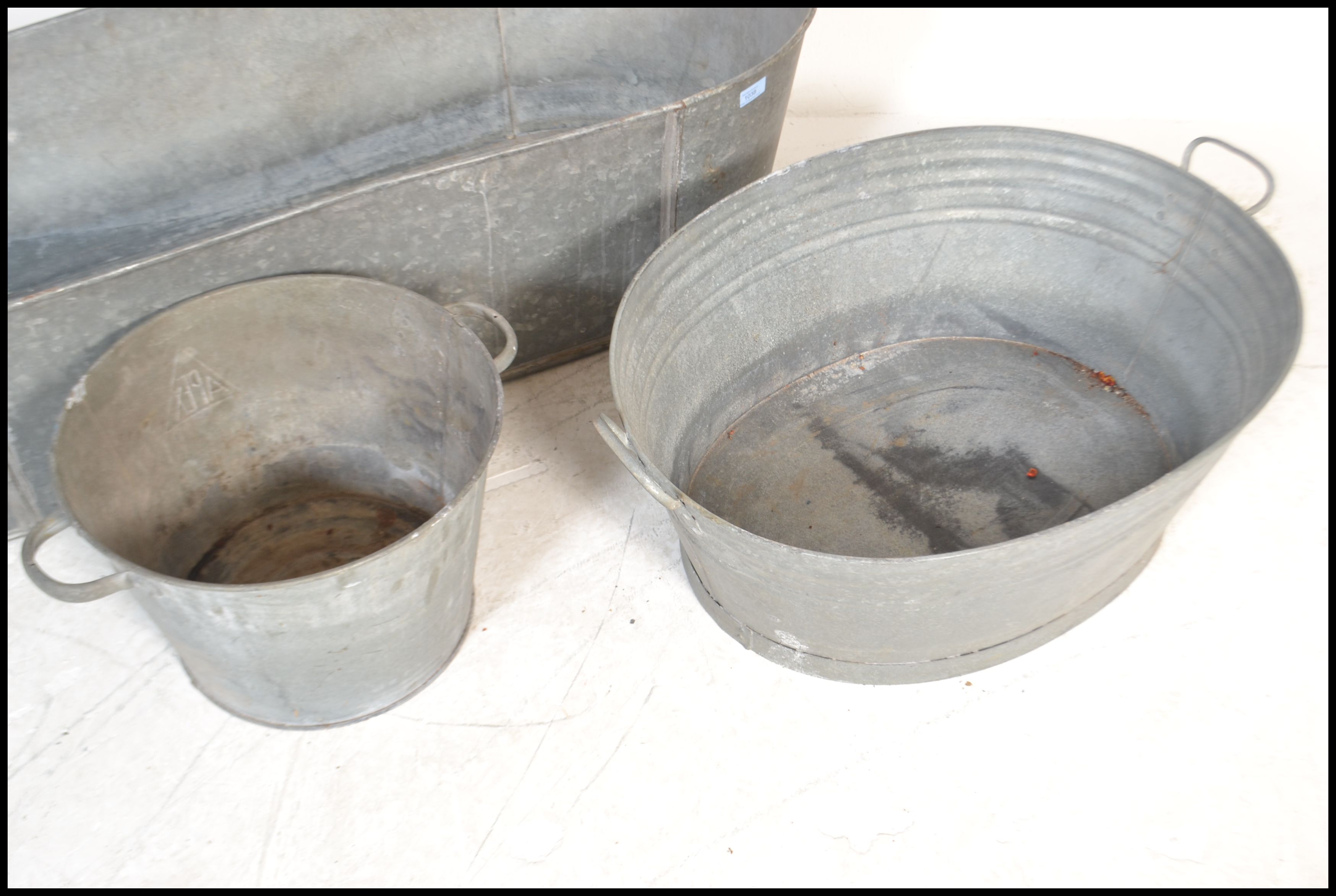 A vintage 20th Century galvanised coffin shaped tin bath of large proportions together with - Image 3 of 3