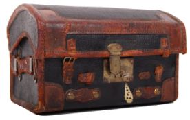 EARLY 20TH CENTURY CANVAS AND LEATHER BOUND TRAVELLING TRUNK