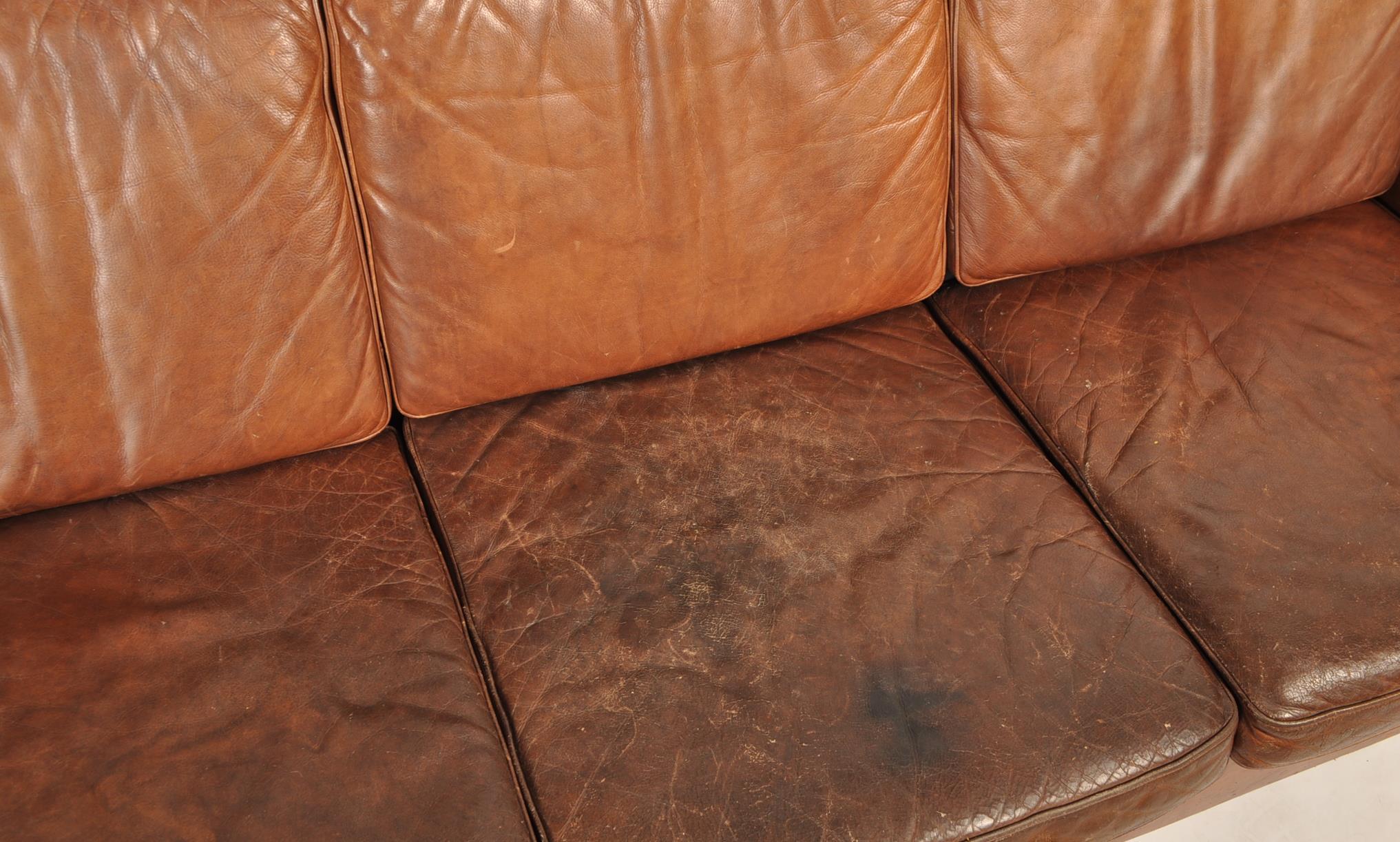 COGNAC LEATHER SOFA SETTEE IN THE MANNER OF BORGE MOGENSEN - Image 4 of 7