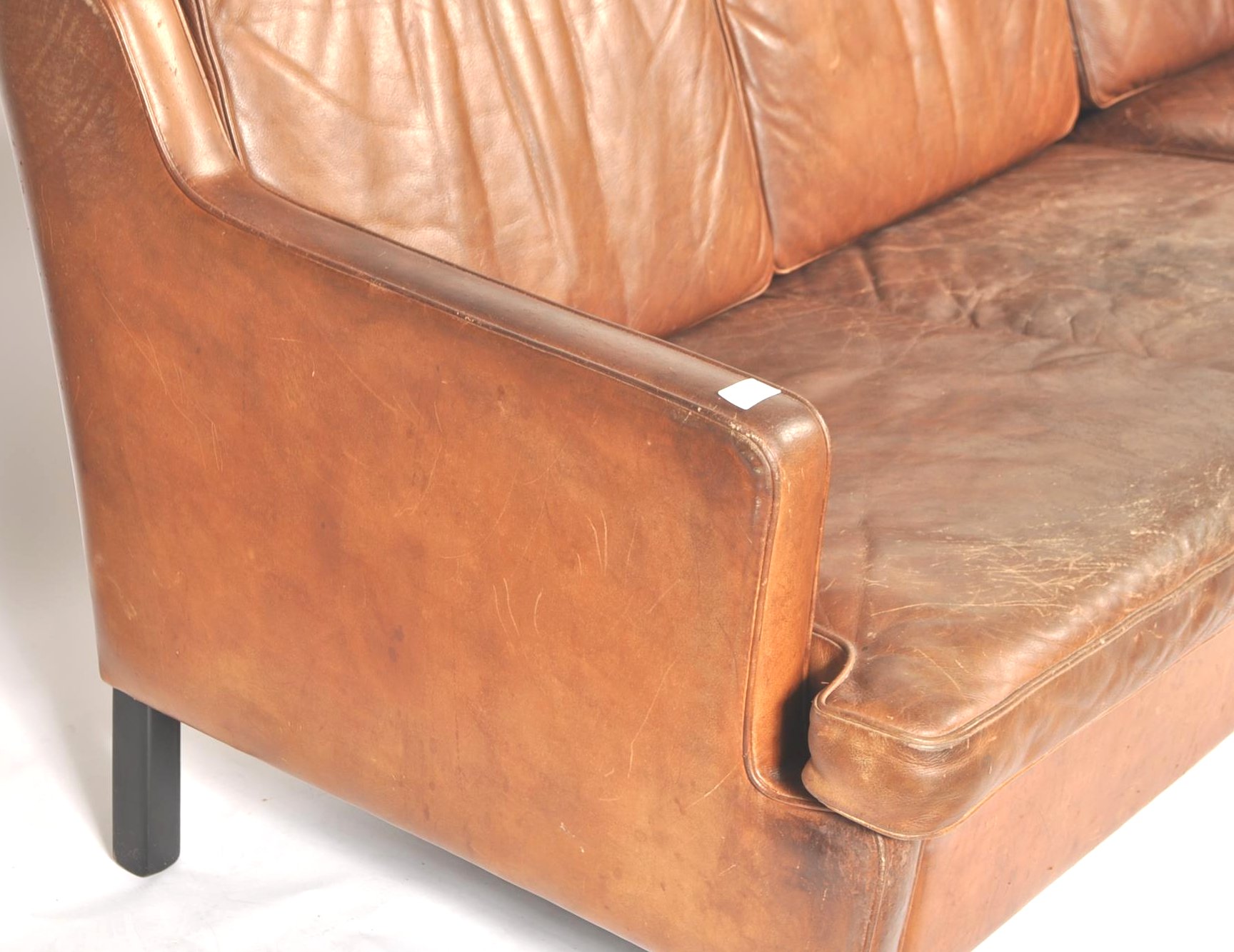 COGNAC LEATHER SOFA SETTEE IN THE MANNER OF BORGE MOGENSEN - Image 6 of 7