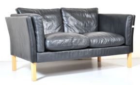 20TH CENTURY RETRO BLACK LEATHER TWO SEAT SOFA SETTEE BY STOUBY