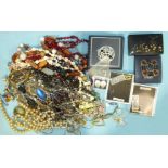 A quantity of costume jewellery.