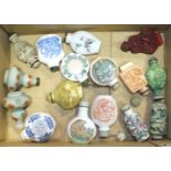 A collection of sixteen 20th century Oriental ceramic and composite snuff bottles, (16).