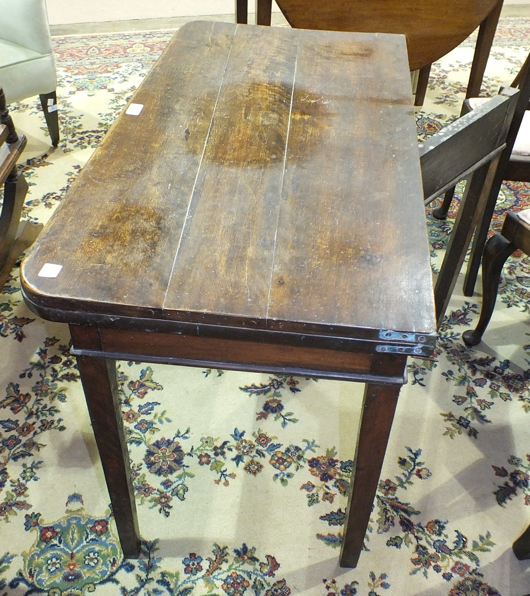 A late 19th century mahogany drop leaf table with end drawer, on square tapering legs, 126 x 93cm - Image 2 of 2
