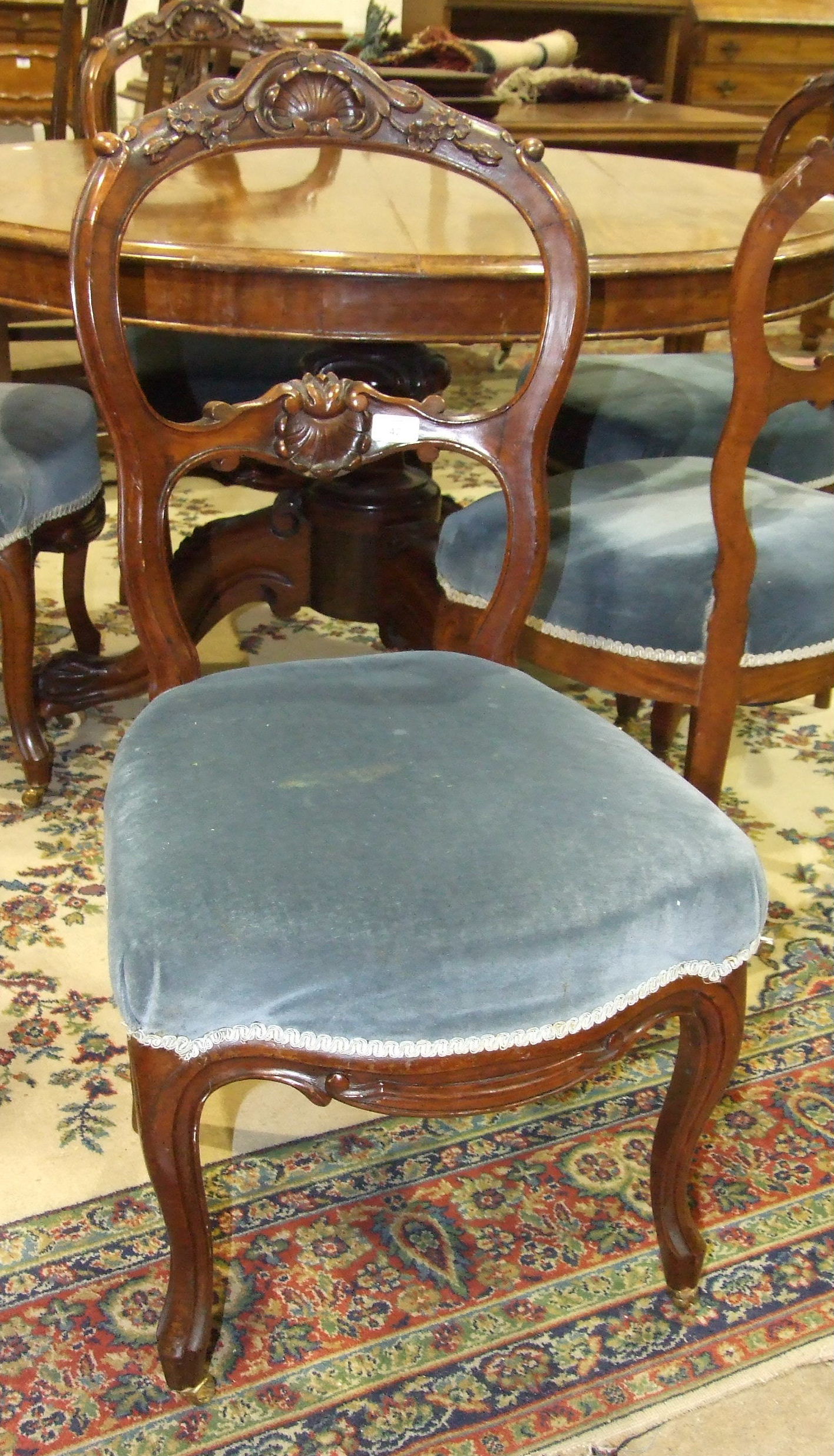 A Victorian mahogany circular breakfast table with moulded border, on turned column. - Image 3 of 3