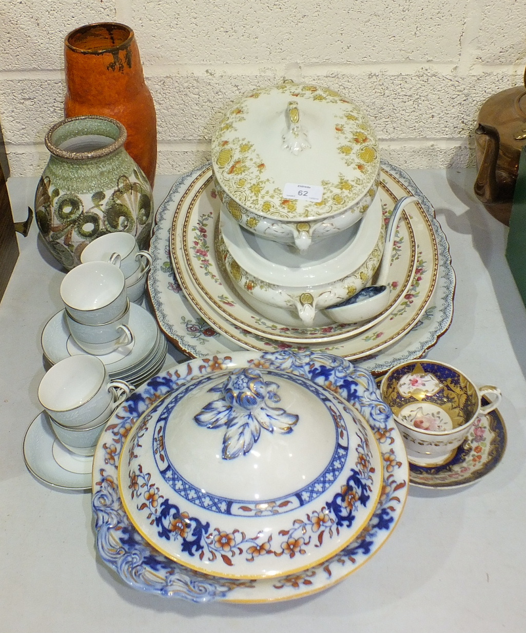 A collection of various tea and dinner ware and miscellaneous items.