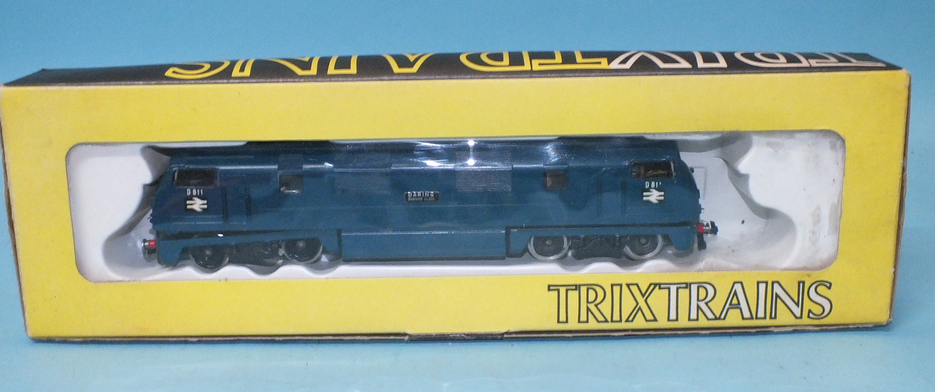 Trix, OO/HO gauge, 1123 BR blue Warship Class diesel locomotive, Daring, no.D811, boxed.