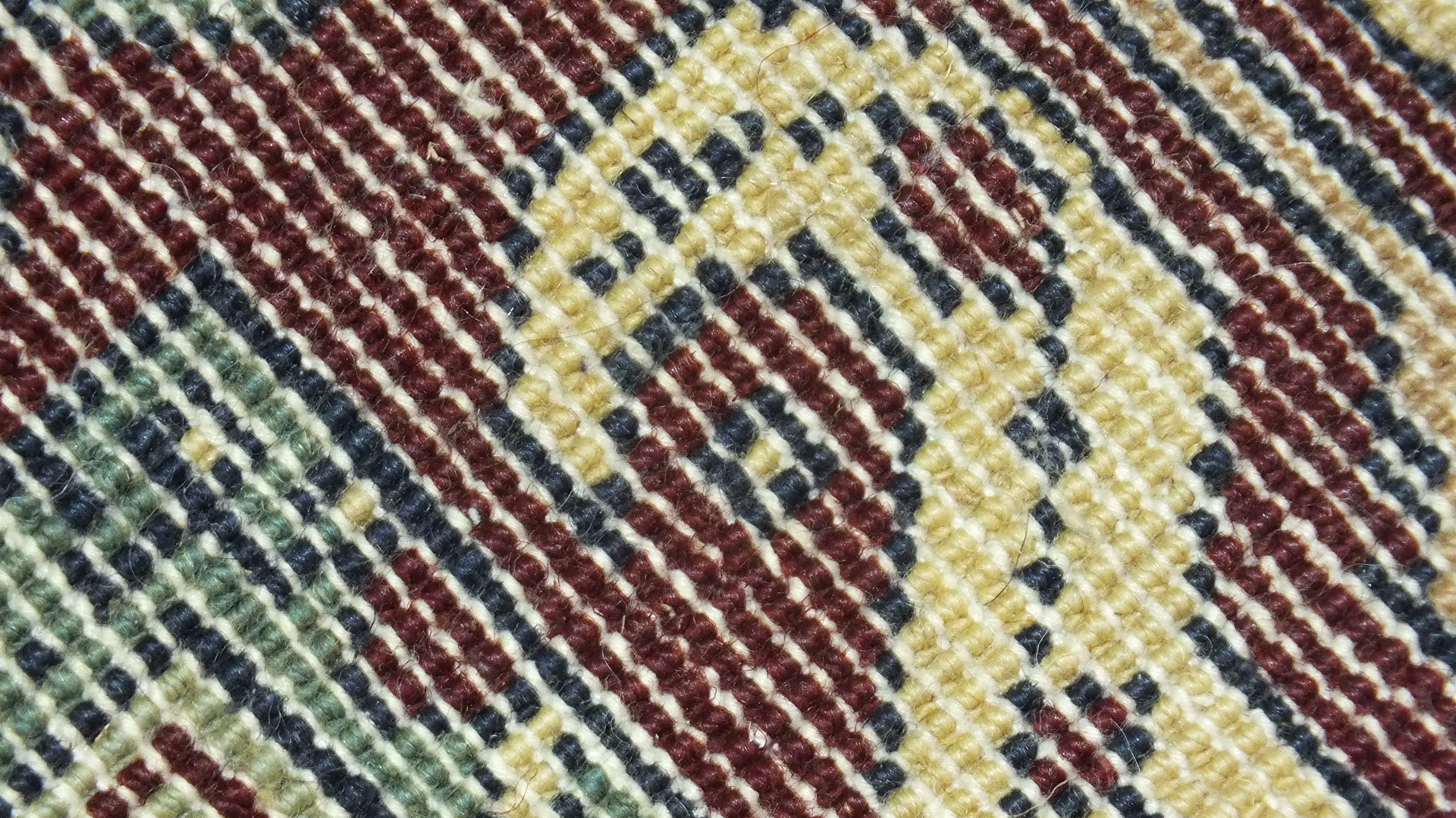 A modern Oriental rug with geometric design on ivory and burgundy field, 220 x 140cm. - Image 4 of 5