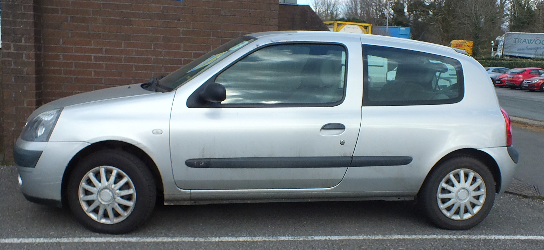 A Renault Clio Campus 3-door hatchback, 1100cc, petrol, reg.no. FE56JNZ, 2006, MOT expires 7th March