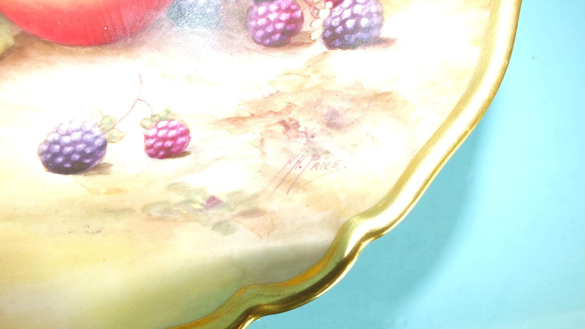 A Royal Worcester porcelain comport decorated with fruit painted by Horace Price, date code for - Image 3 of 3