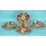 A Barr, Flight & Barr Imari pattern strawberry dish of fluted form, 20cm diameter, small chip to rim