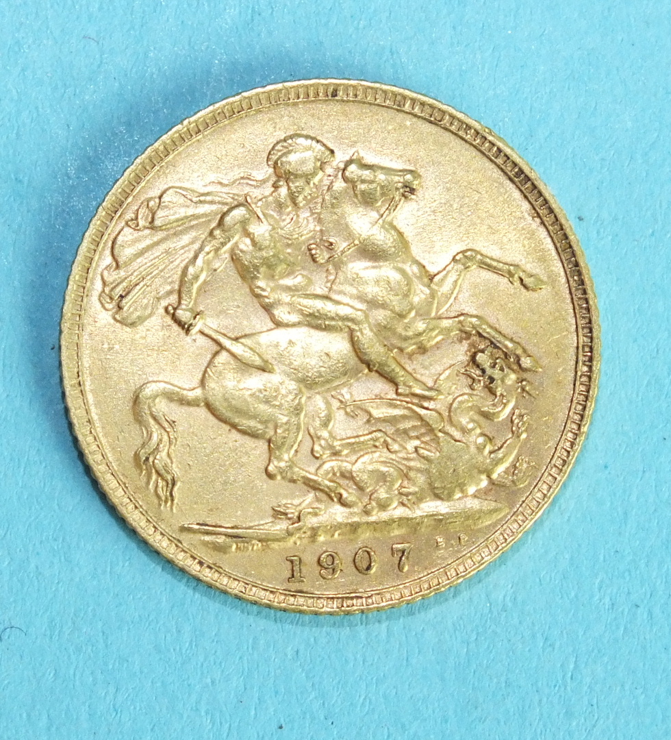 An Edward VII 1907 sovereign.