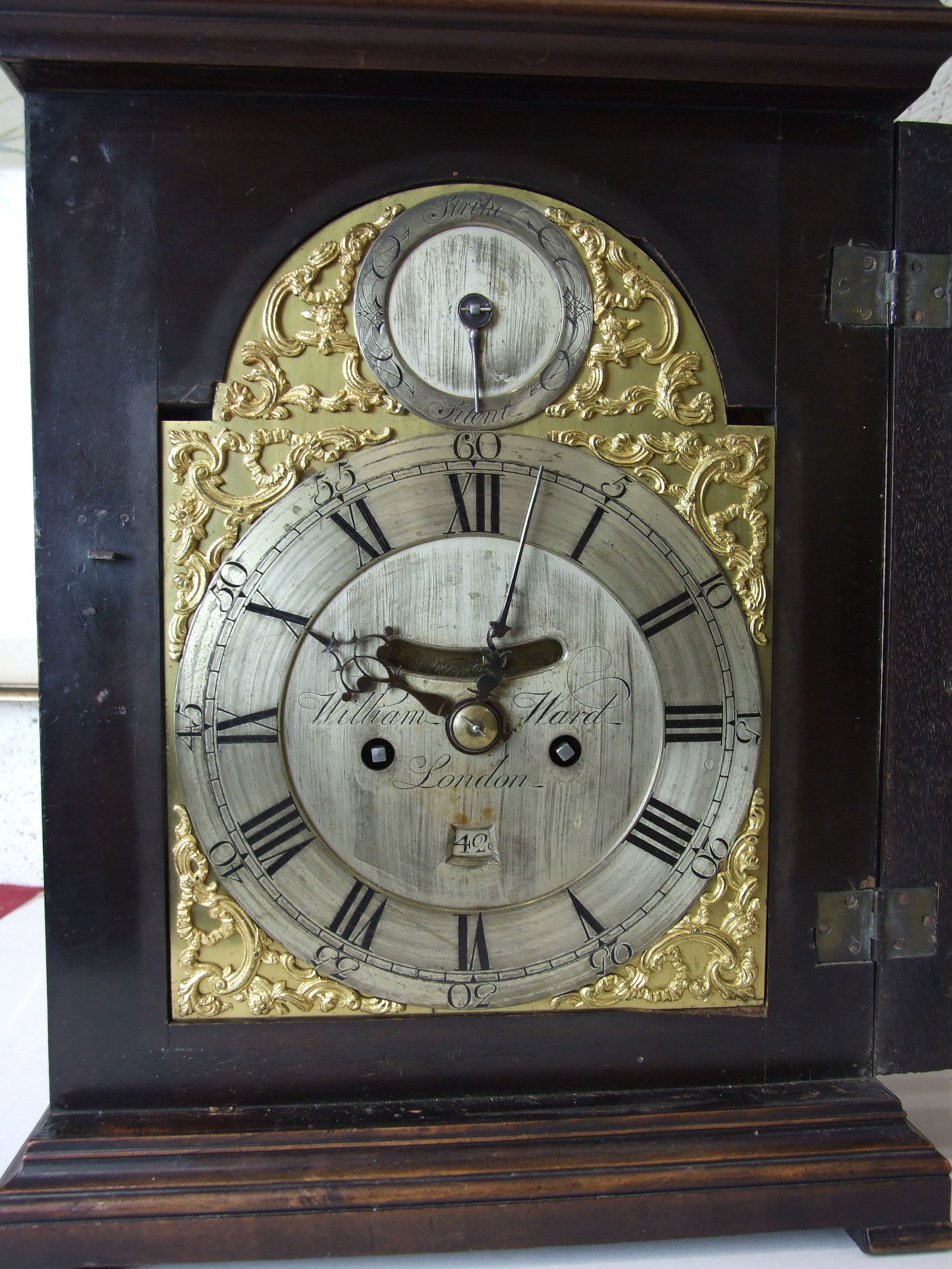 William Ward, London, a late-18th century mahogany bracket clock, the caddy-top case with brass - Image 10 of 11