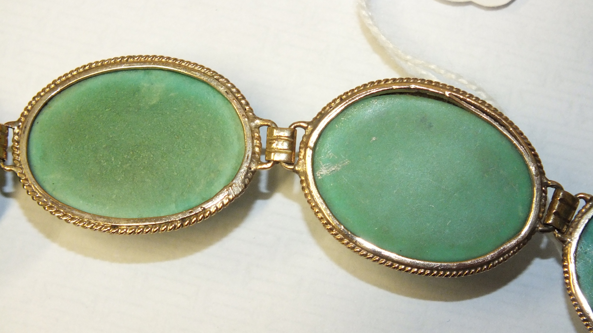 A Chinese bracelet of five large oval turquoise cabochons, each 2.5 x 1.8 x 0.9cm, in marked 14k - Image 5 of 5