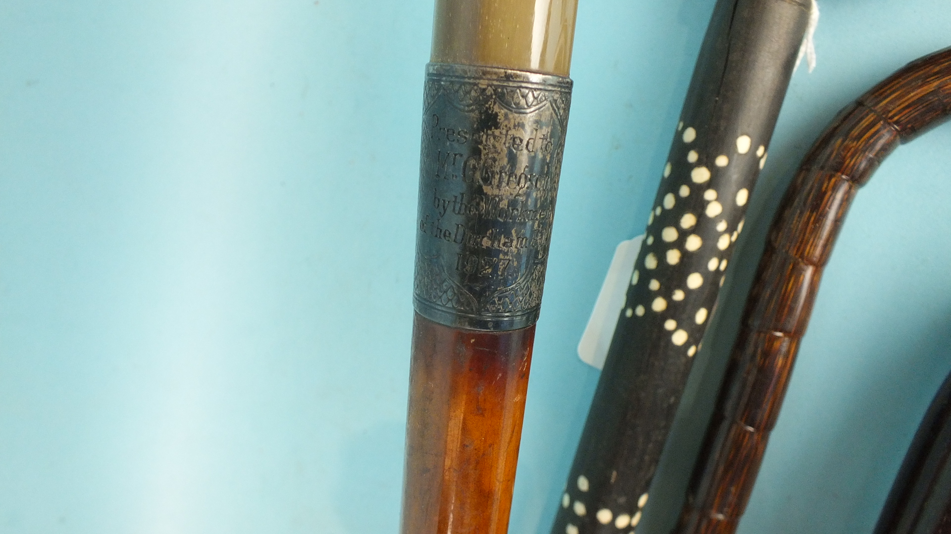 A good quality Malacca walking cane with horn handle and ferrule, the silver mount engraved - Image 3 of 3