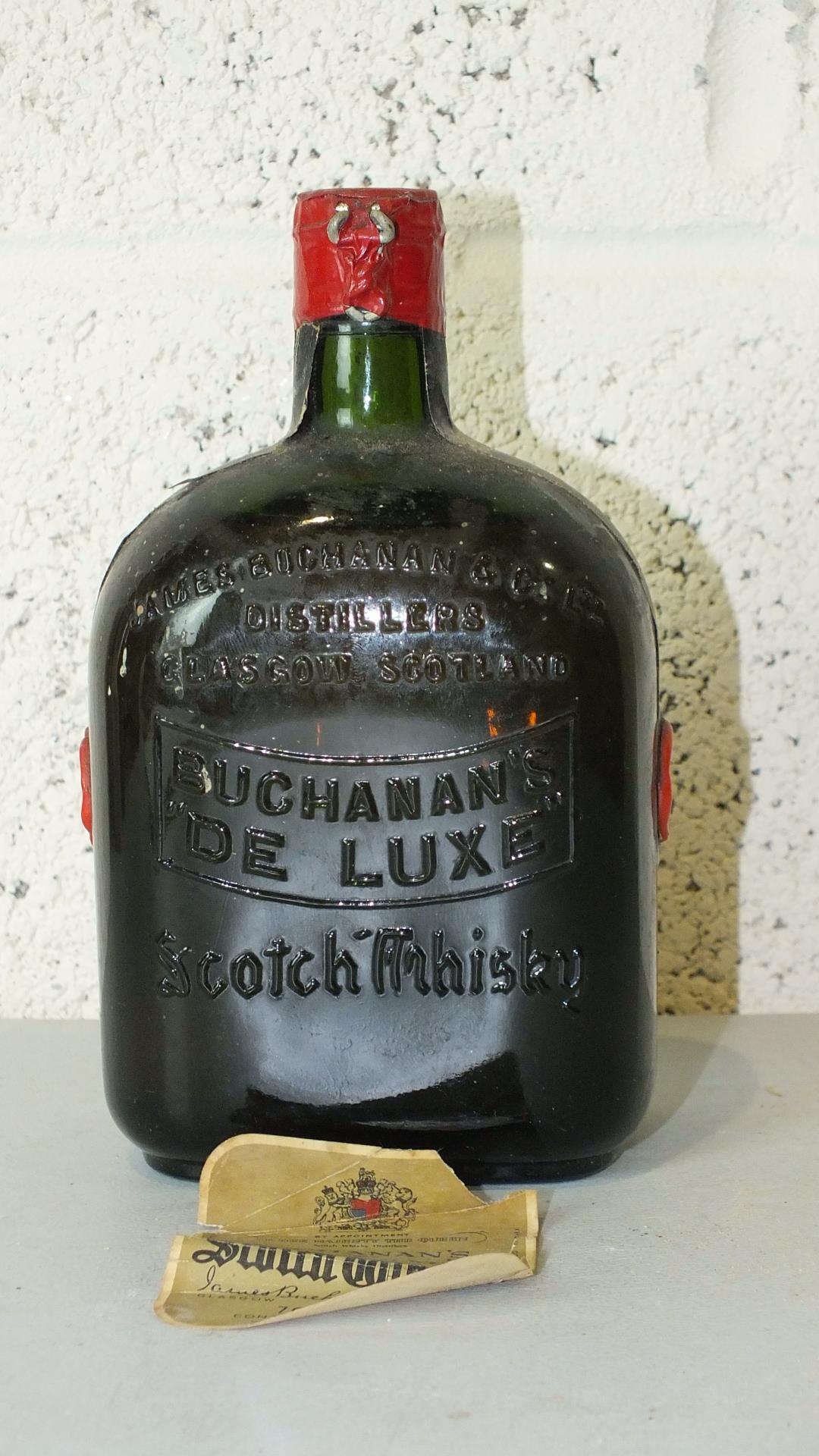 Buchanan's De Luxe Scotch Whisky, James Buchanan & Co Ltd., 26 2/3 fl.oz., 70% vol, label