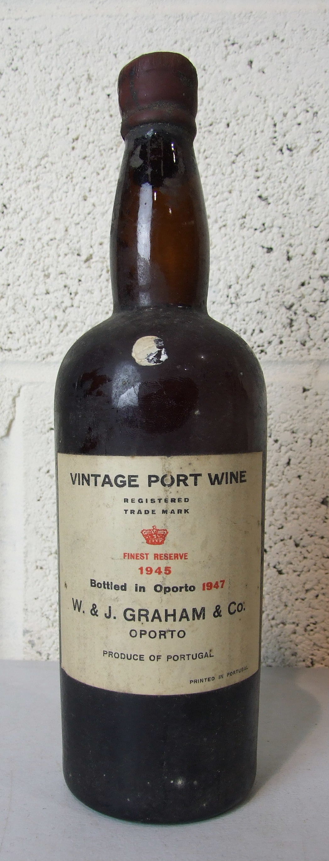 W & J Graham & Co, Oporto, Vintage Port Wine, Finest Reserve 1945, bottled in Oporto 1947, level