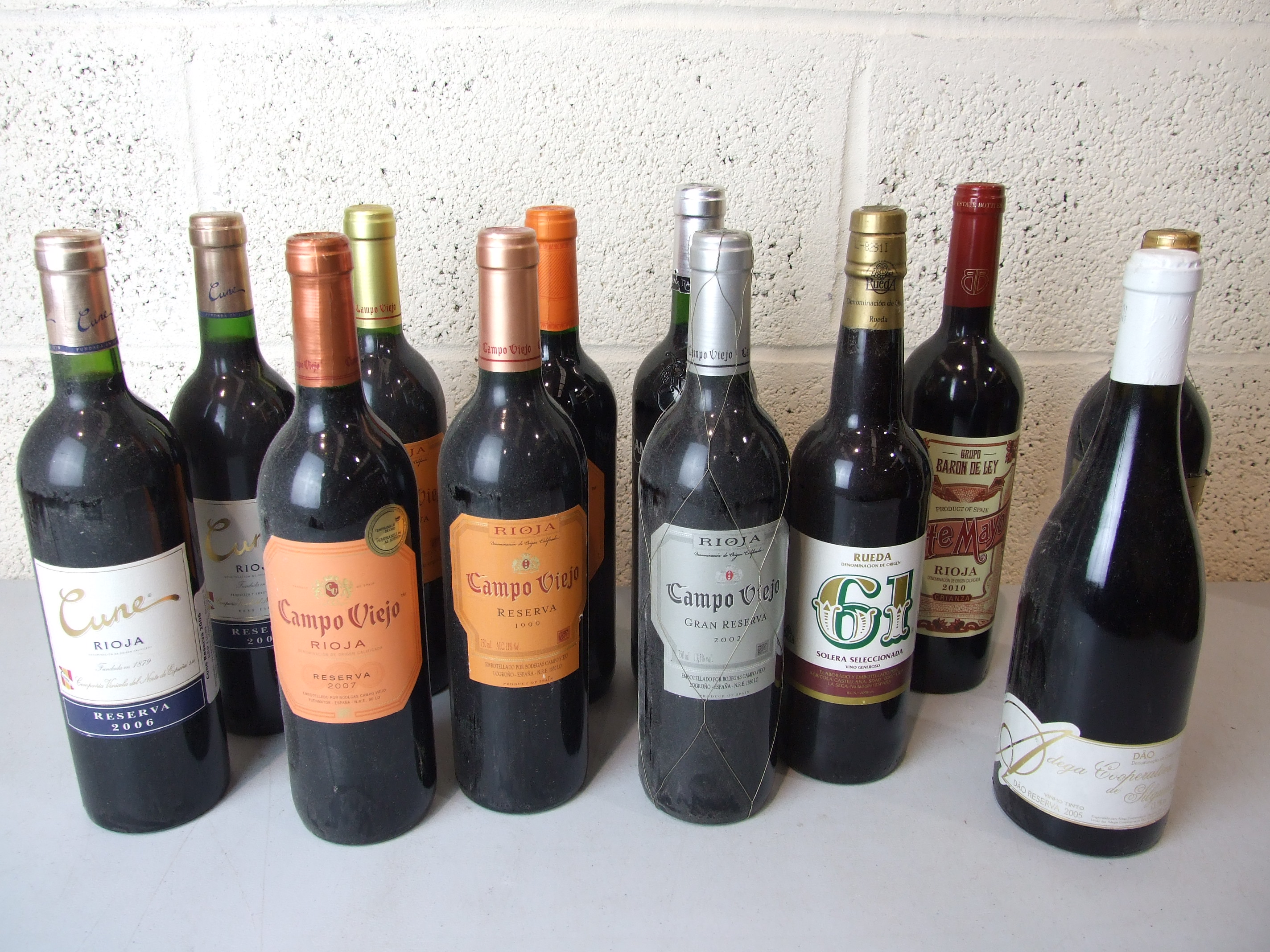 Spain, a mixed lot of different vintages, twelve bottles, (12).