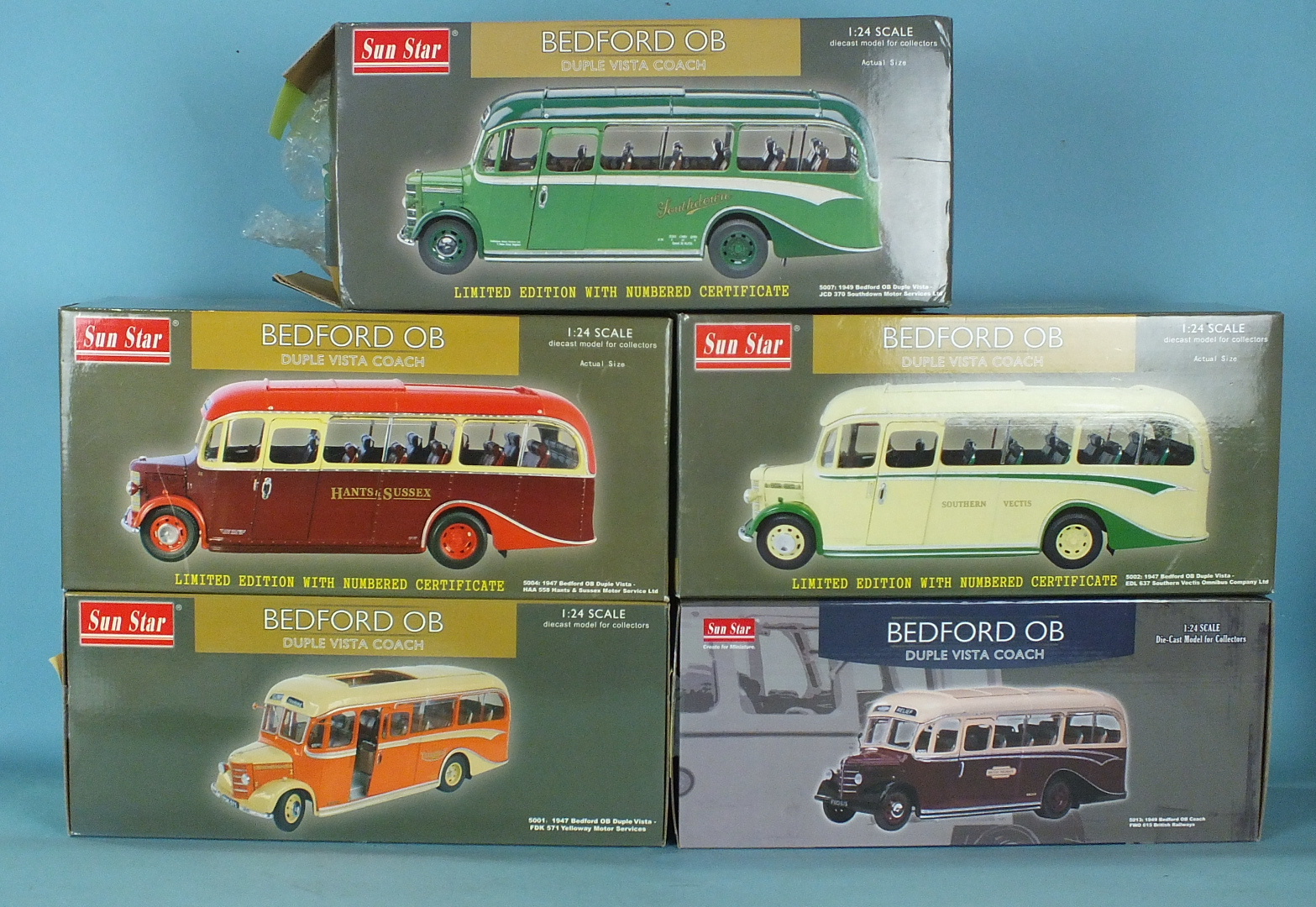 Five Sun Star 1:24 scale buses, all boxed but with breakages to head lamps, wing mirrors, etc, 1 box