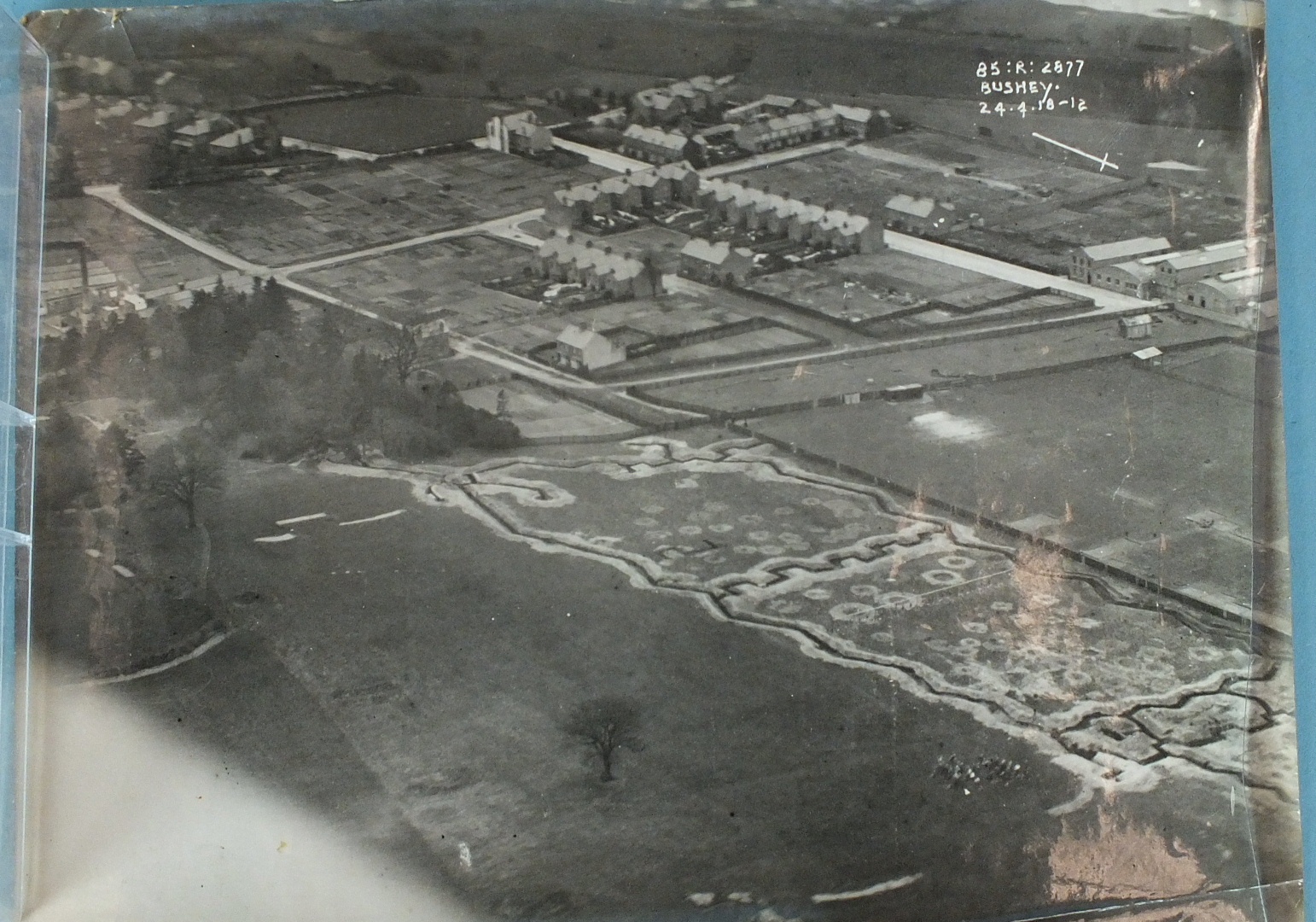 Seven British Official Photographs c1918 showing search light and gun emplacements on the South - Image 4 of 9