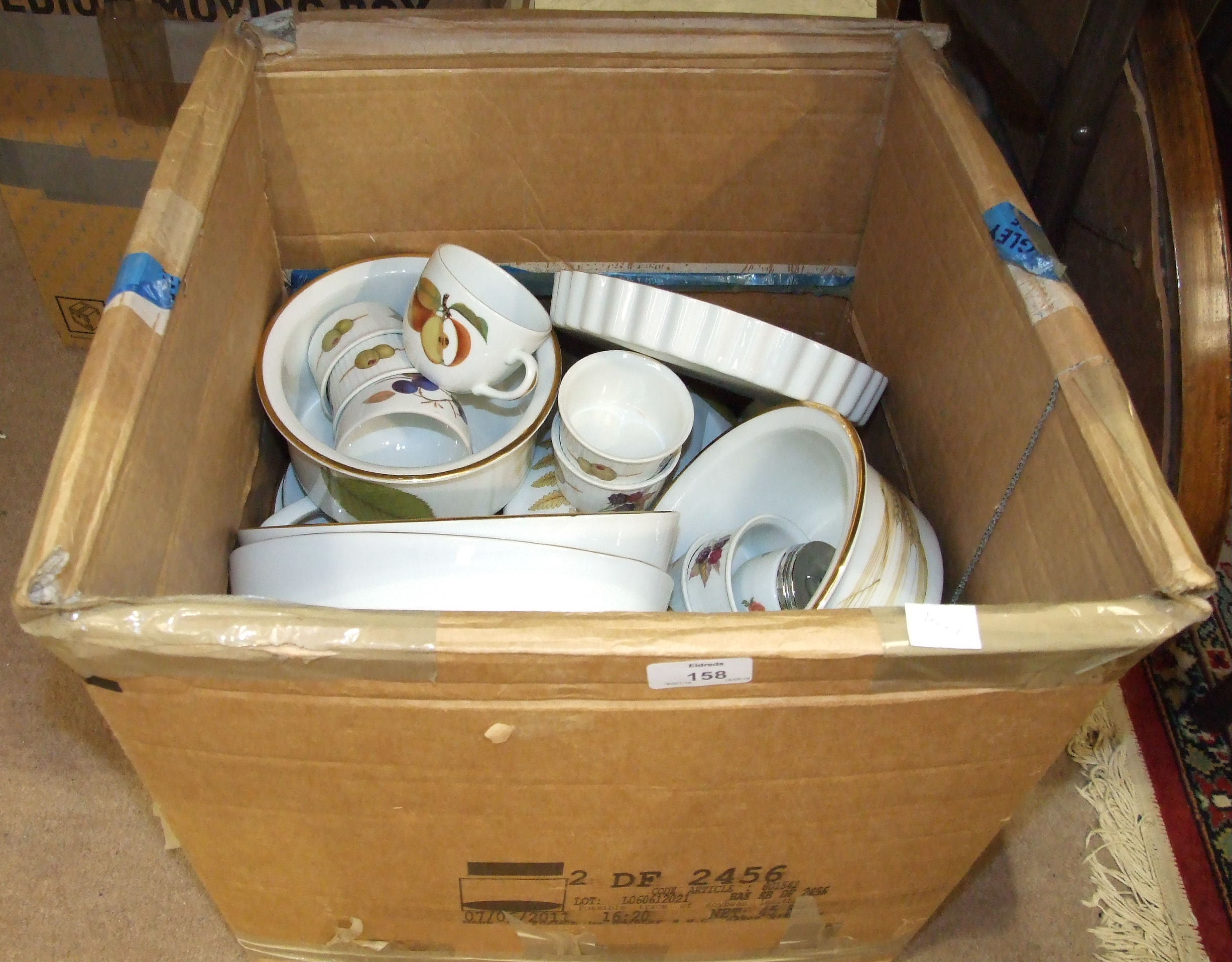 A quantity of Royal Worcester 'Evesham' and 'Wild Harvest' tea, dinner and oven ware and other tea - Image 2 of 2