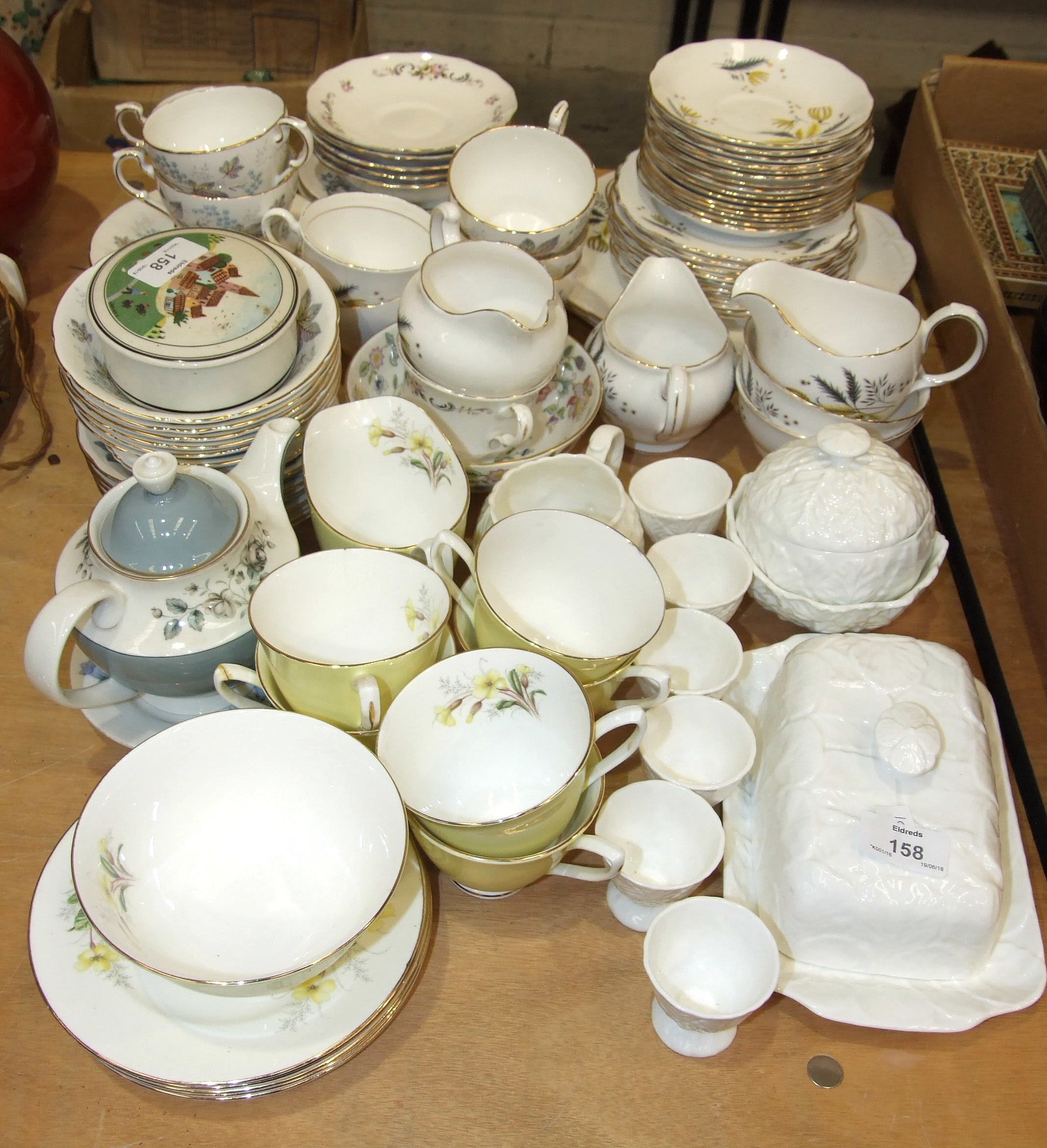 A quantity of Royal Worcester 'Evesham' and 'Wild Harvest' tea, dinner and oven ware and other tea