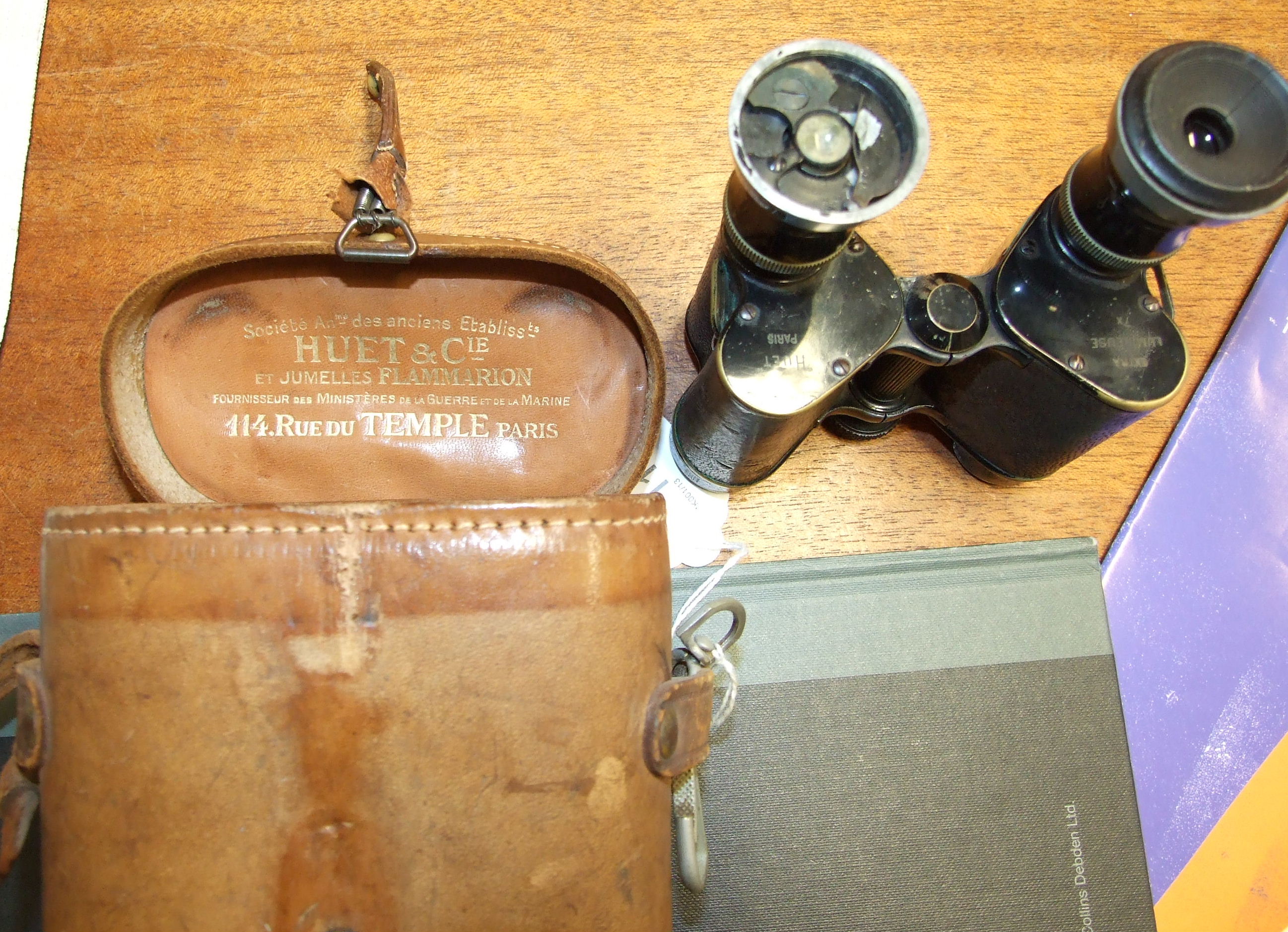 A lacquered rectangular tea caddy with zinc-lined divisions, 21cm wide, 14cm deep, 9cm high, other - Image 2 of 3