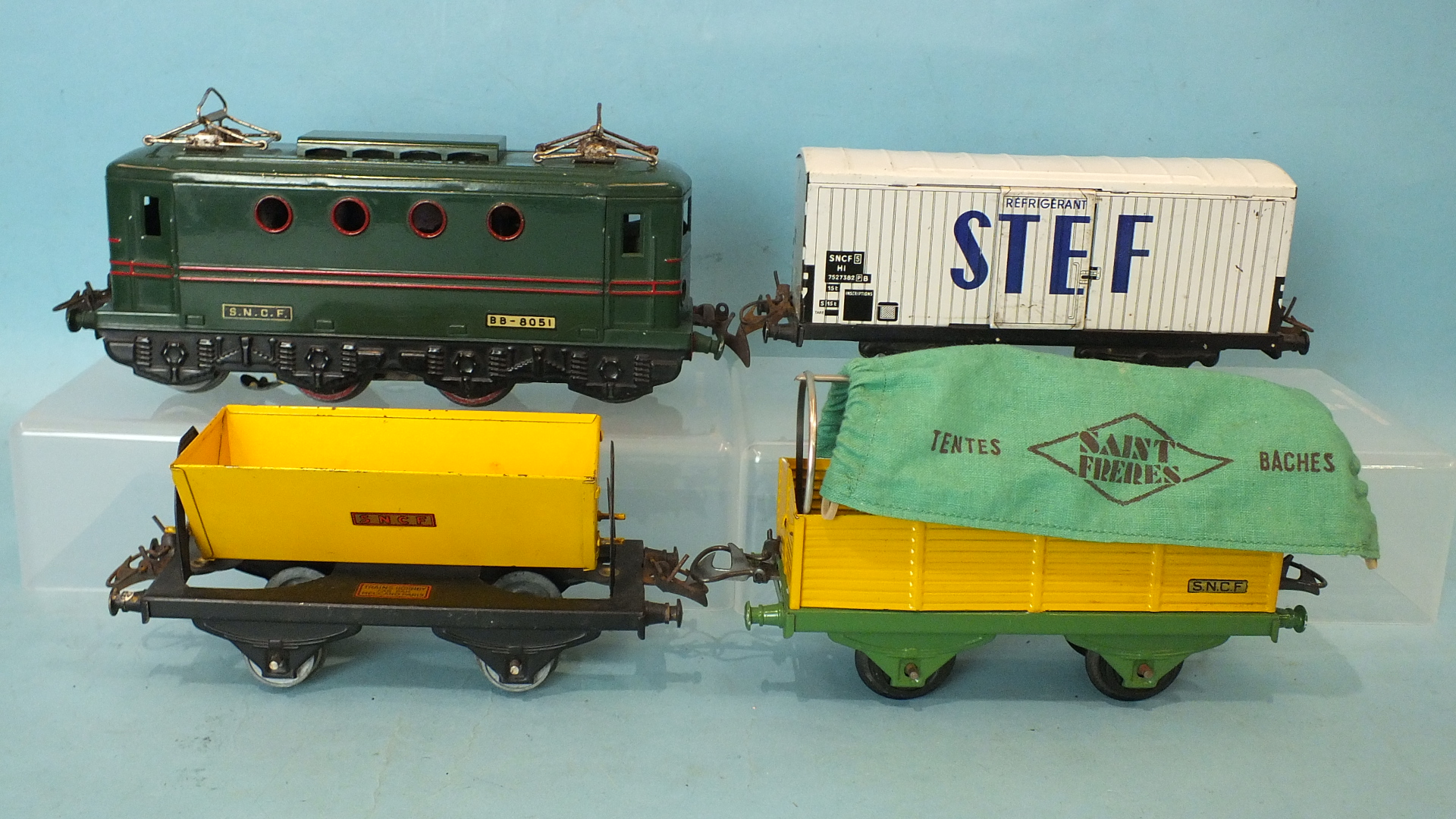 French Hornby, O gauge, BB-8051 SNCF electric locomotive, STEF refrigerated van, Saint Freres - Image 2 of 2