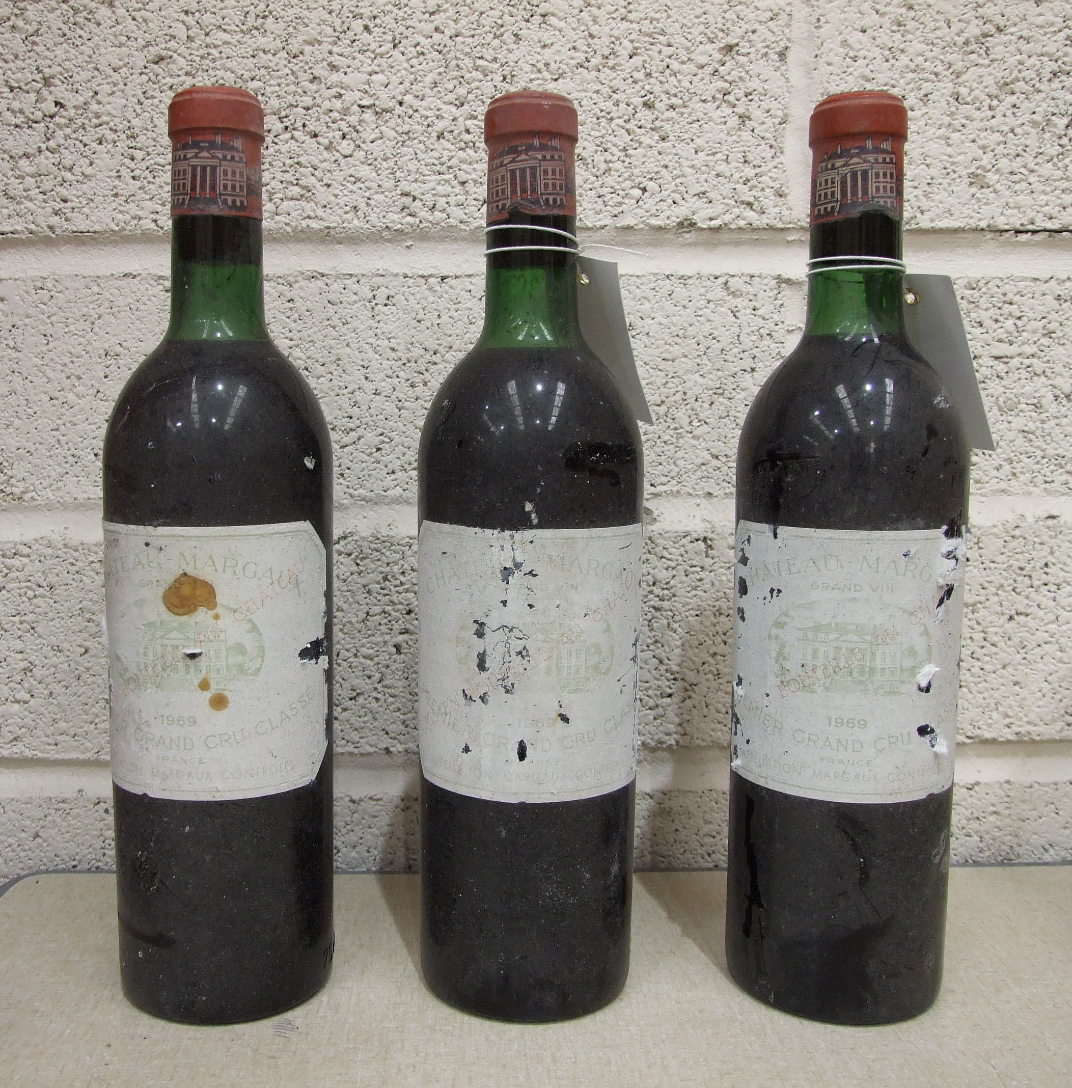 Chateau Margaux 1969, 3 bottles, Premier Cru Margaux. - Image 4 of 4