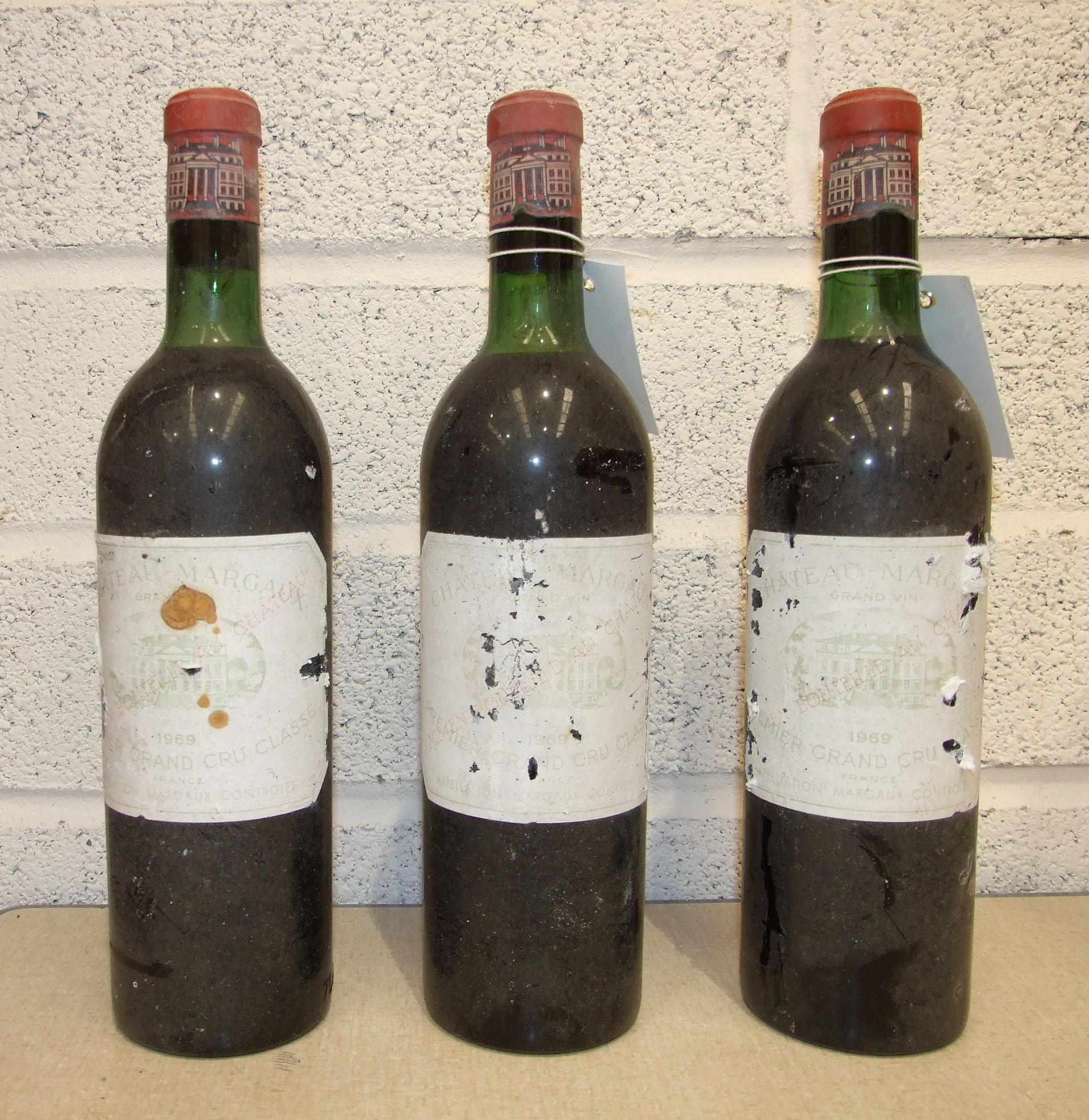 Chateau Margaux 1969, 3 bottles, Premier Cru Margaux. - Image 3 of 4