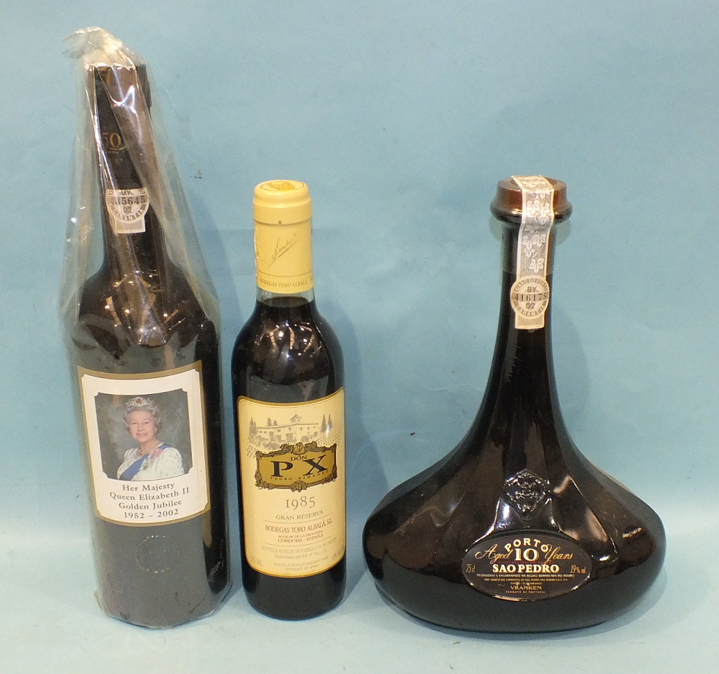 Sao Pedro Porto, aged 10 years, 19%vol, 75cl, in mallet shaped bottle, (1), Ferreira Vintage