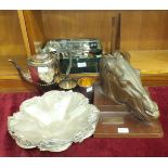 A silver-plated ham bone holder, a set of six chrome and gilt nesting beakers and other items.