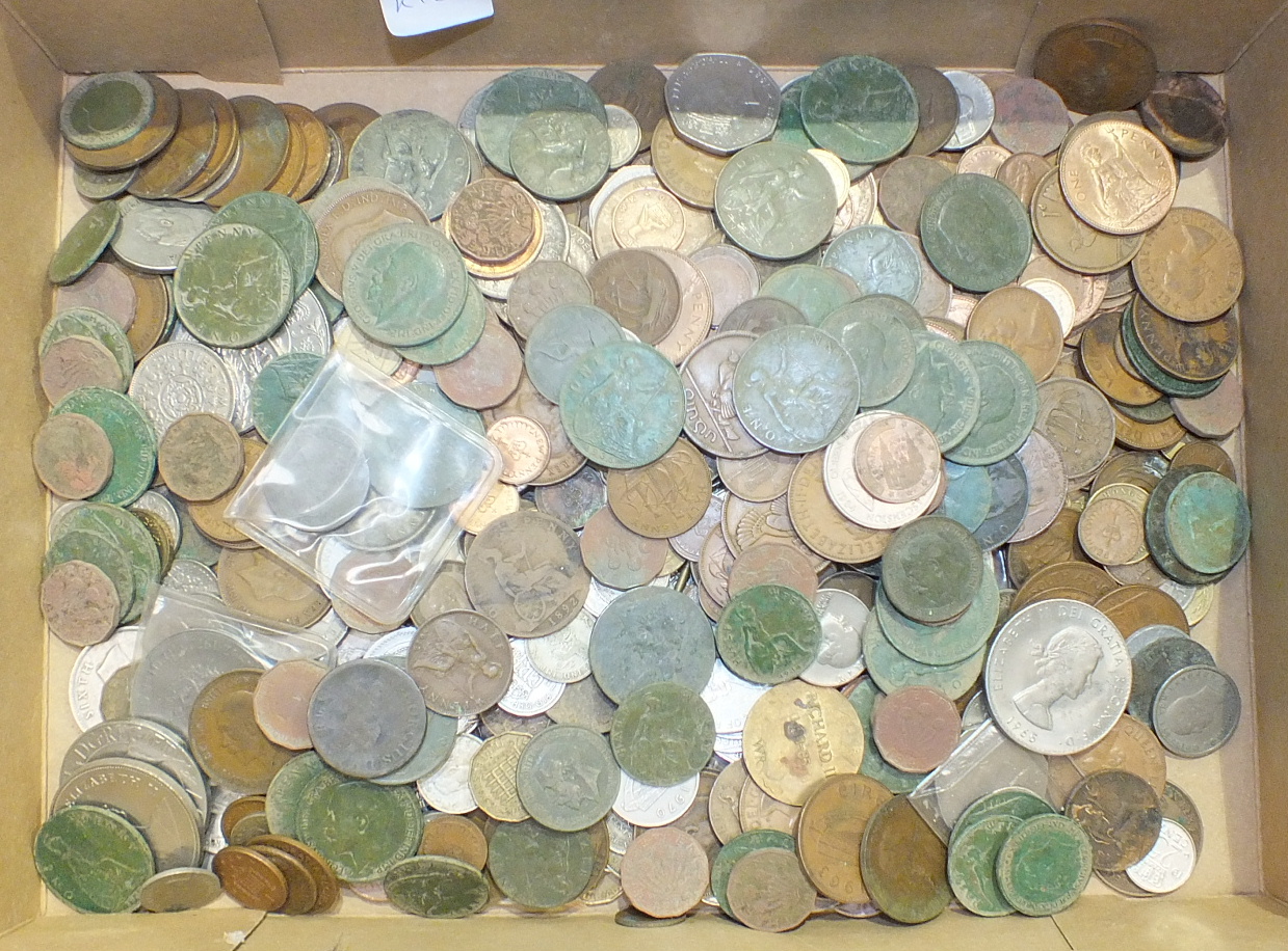 A collection of British and foreign coinage, including pre-1946 silver, a Franklin Mint 1976 proof - Image 2 of 2