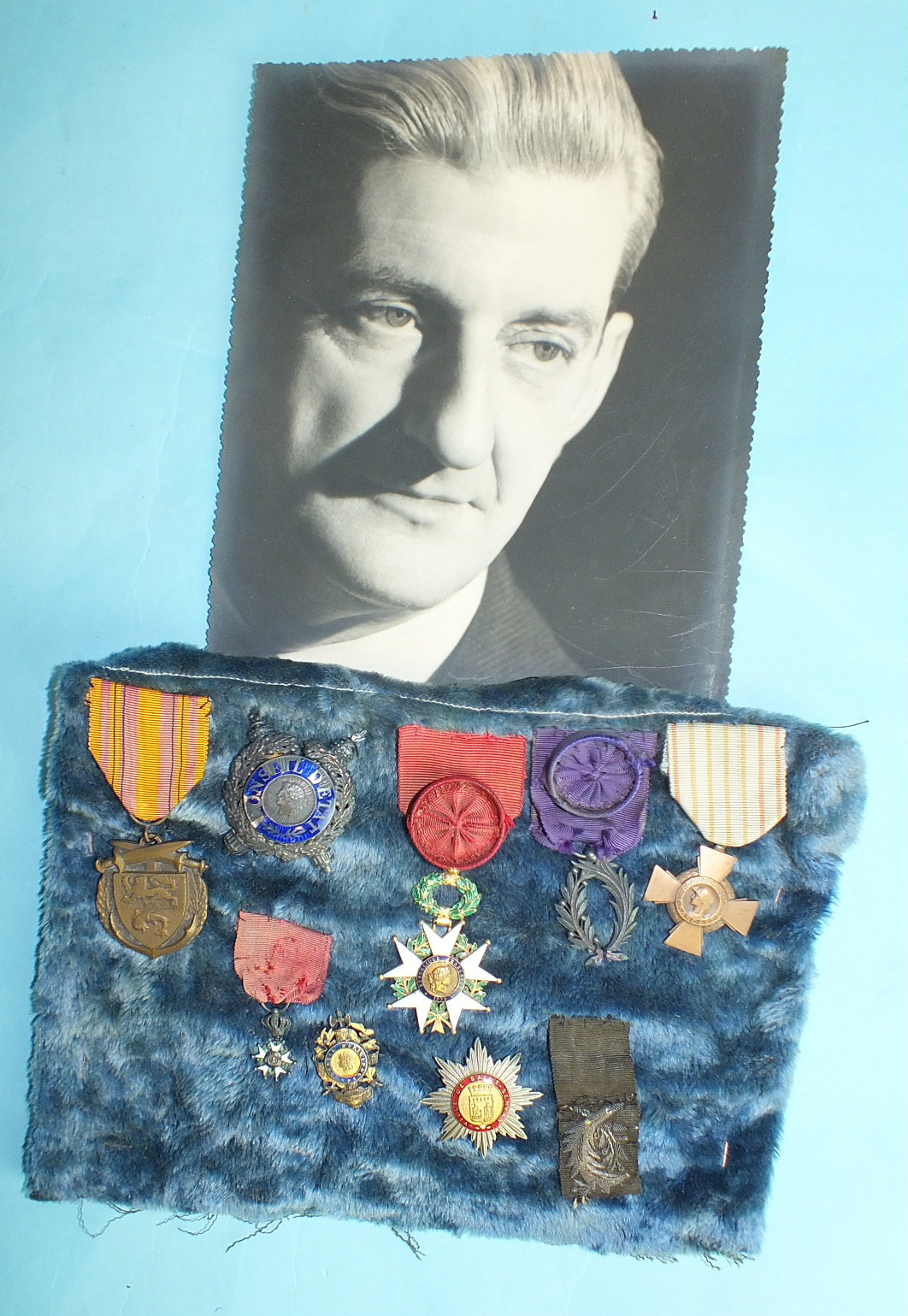 A group of French medals and badges, to include Legion D'Honneur, Third Republic, Knight Order