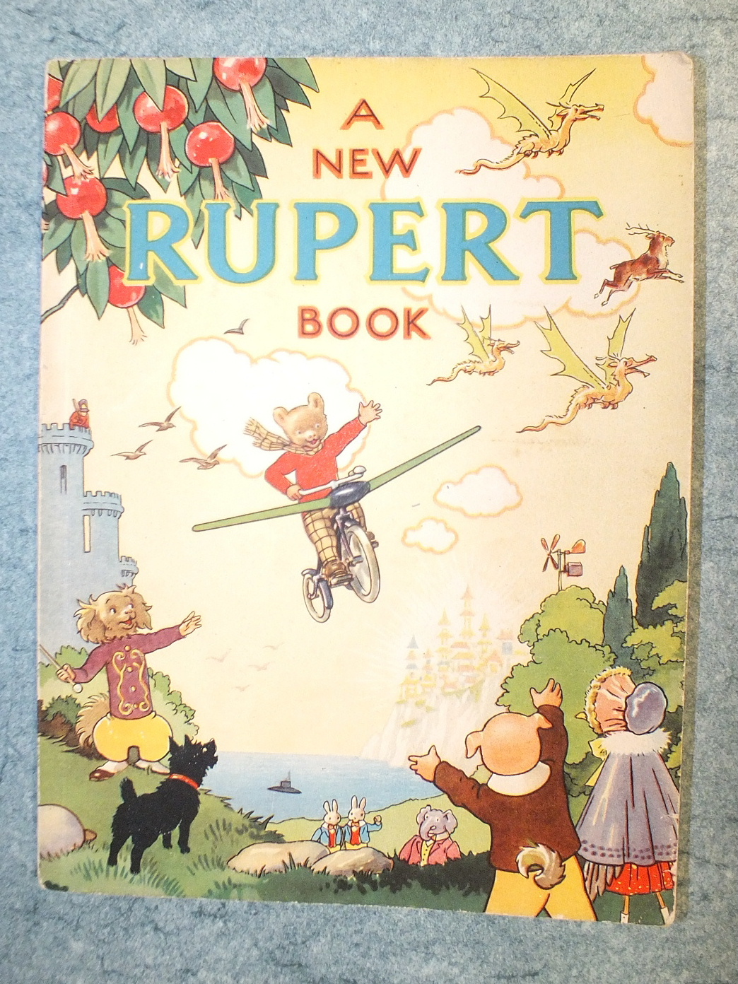 A New Rupert Book, Daily Express Publication, 1945, no ownership inscription, not price-clipped,