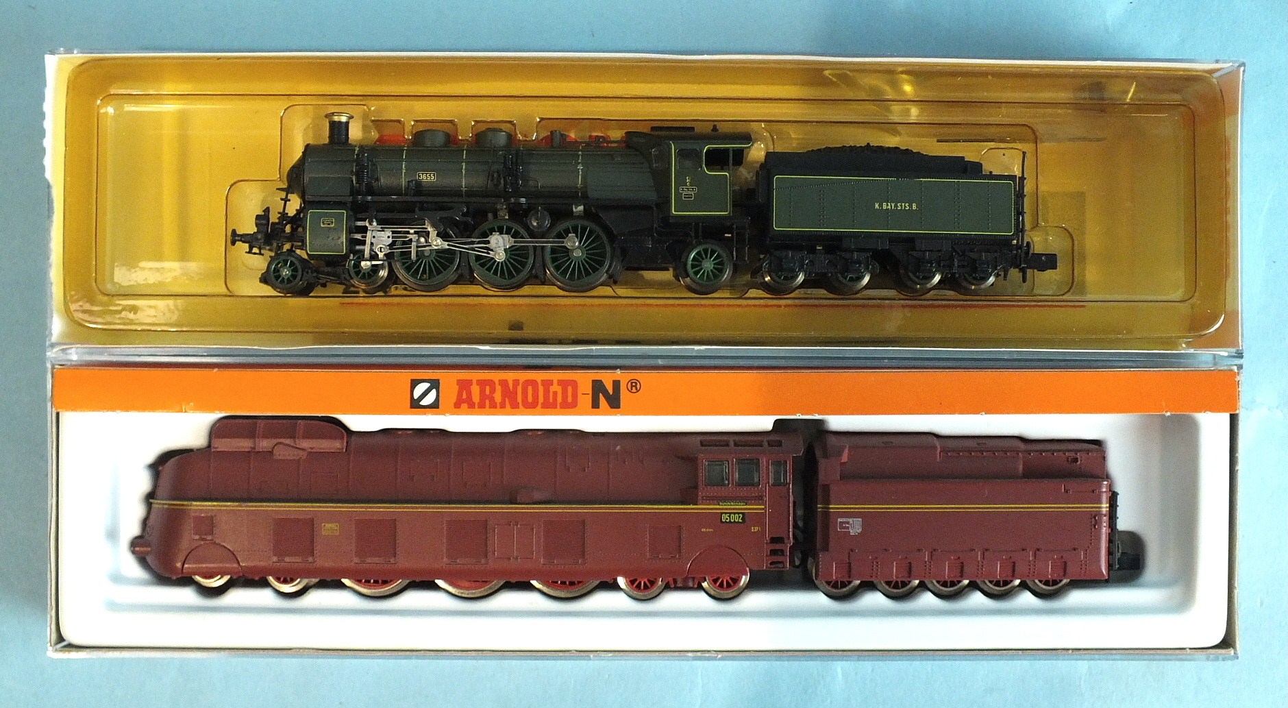 Arnold, N gauge, 2217 4-6-4 locomotive and tender RN05002 and 2539 4-6-4 locomotive and tender