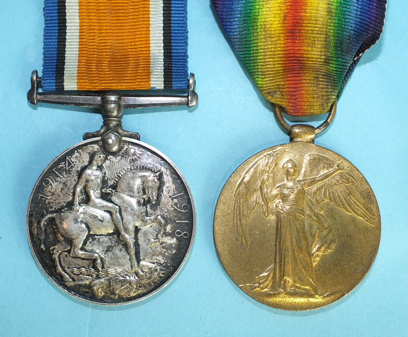 A WWI pair awarded to 242085 Pte FG Merreweather: British War and Victory medals.