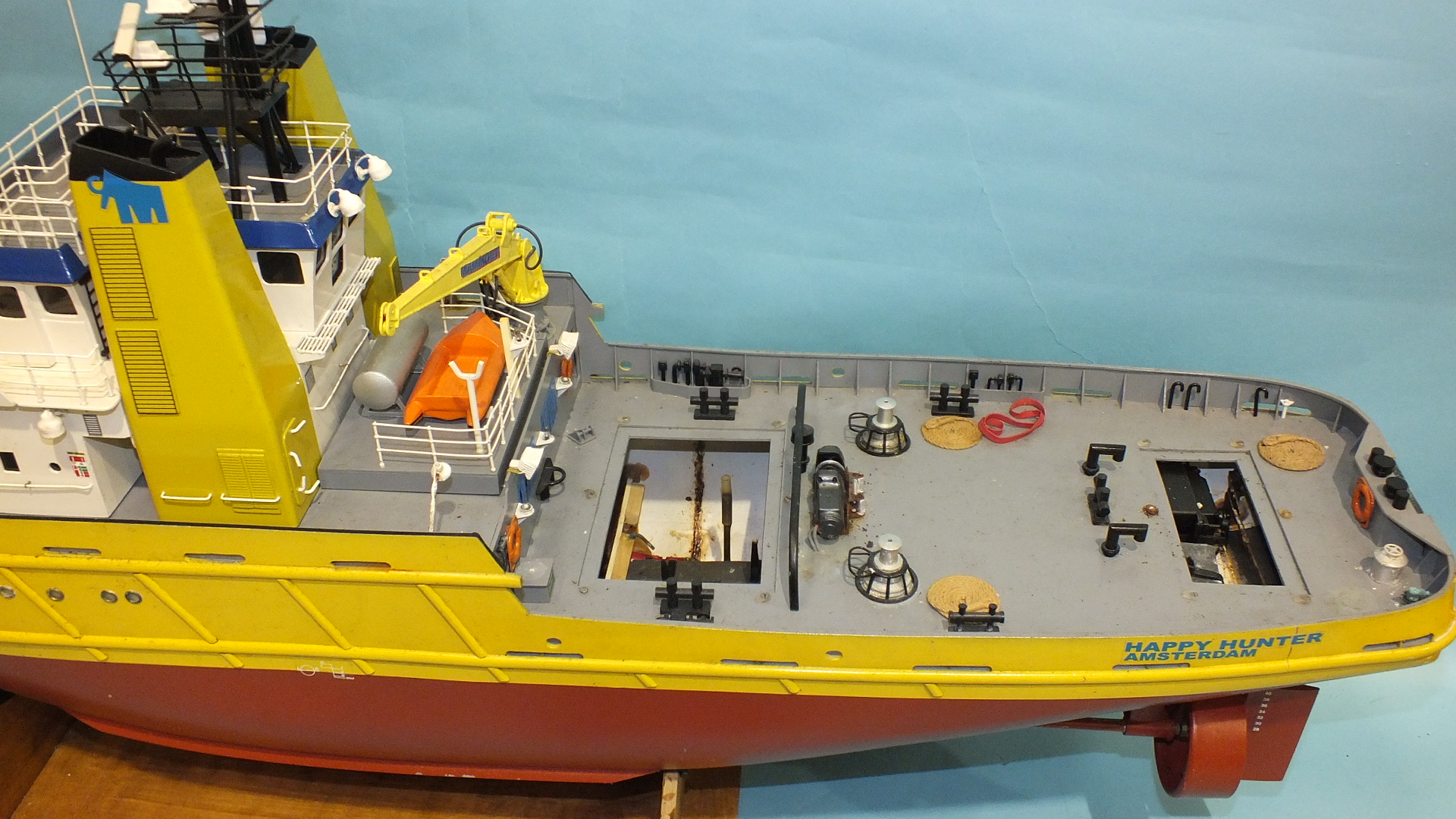 A plastic radio-controlled model of "The Happy Hunter", Mammoet, Amsterdam, salvage tug boat, - Image 2 of 3