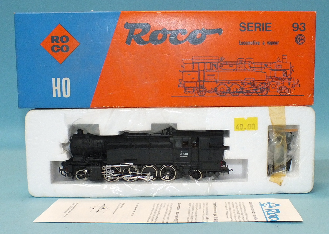 Roco, HO gauge, 4122B SNCF Serie 93 2-8-2 tank locomotive, boxed, with instructions.