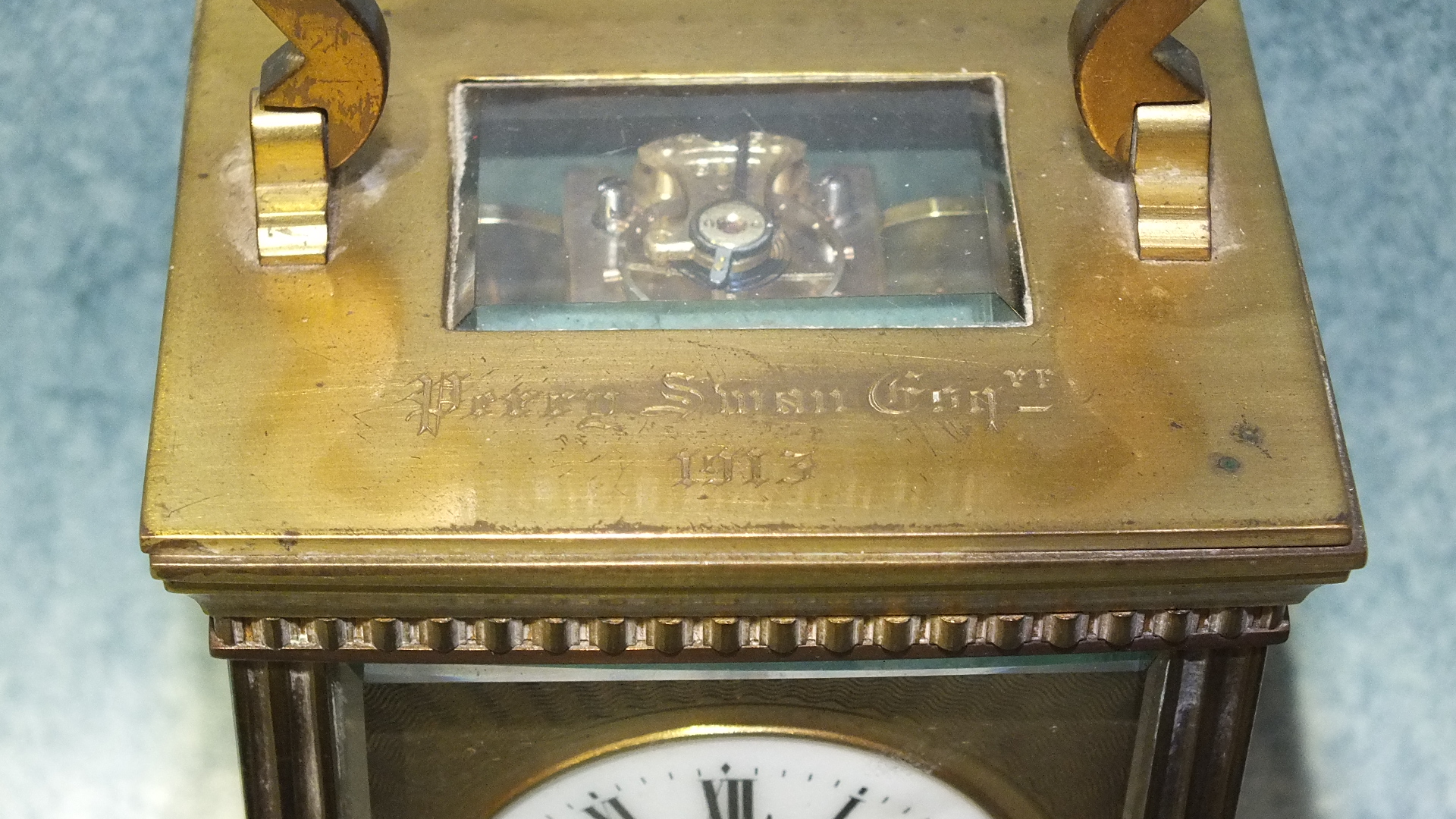 A 19th century French carriage clock, the engine-turned gilt metal face with circular enamel dial - Image 2 of 5