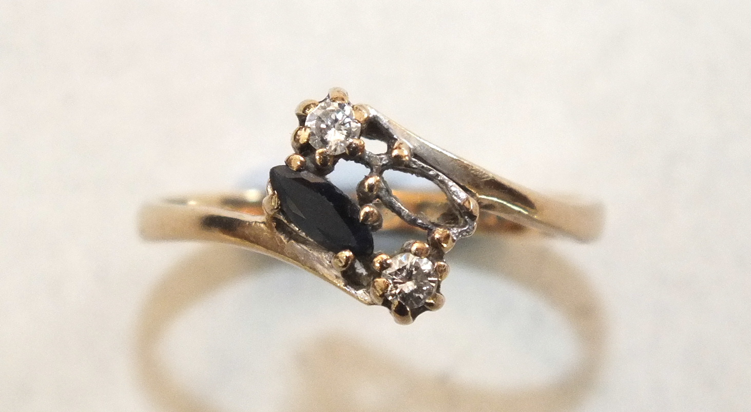 A diamond crossover ring with 18ct white gold and platinum mount, size J, 2.2g and a 9ct gold ring - Image 3 of 3