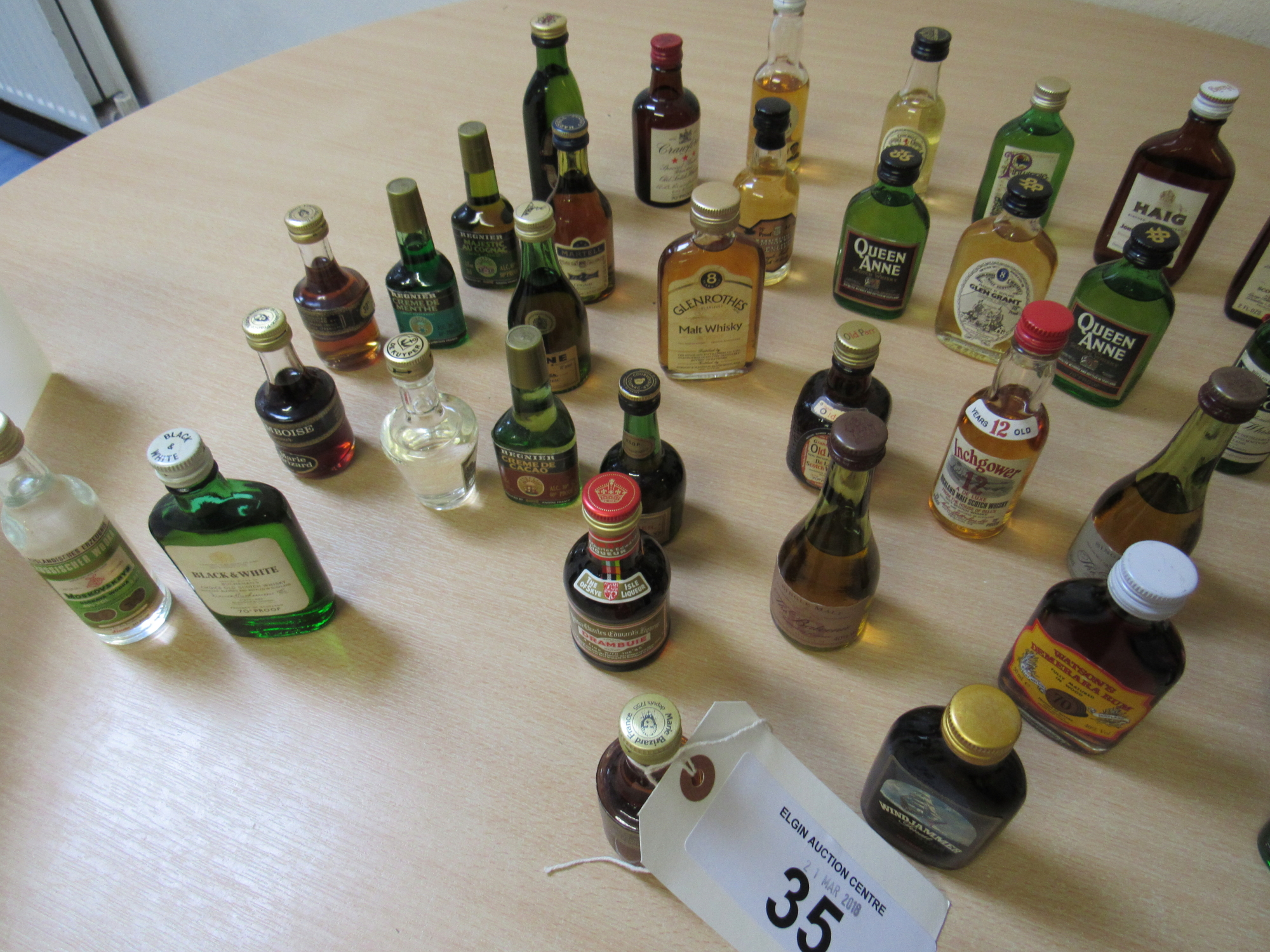 APPROX 40 ASSORTED MINIATURES - Bild 3 aus 6