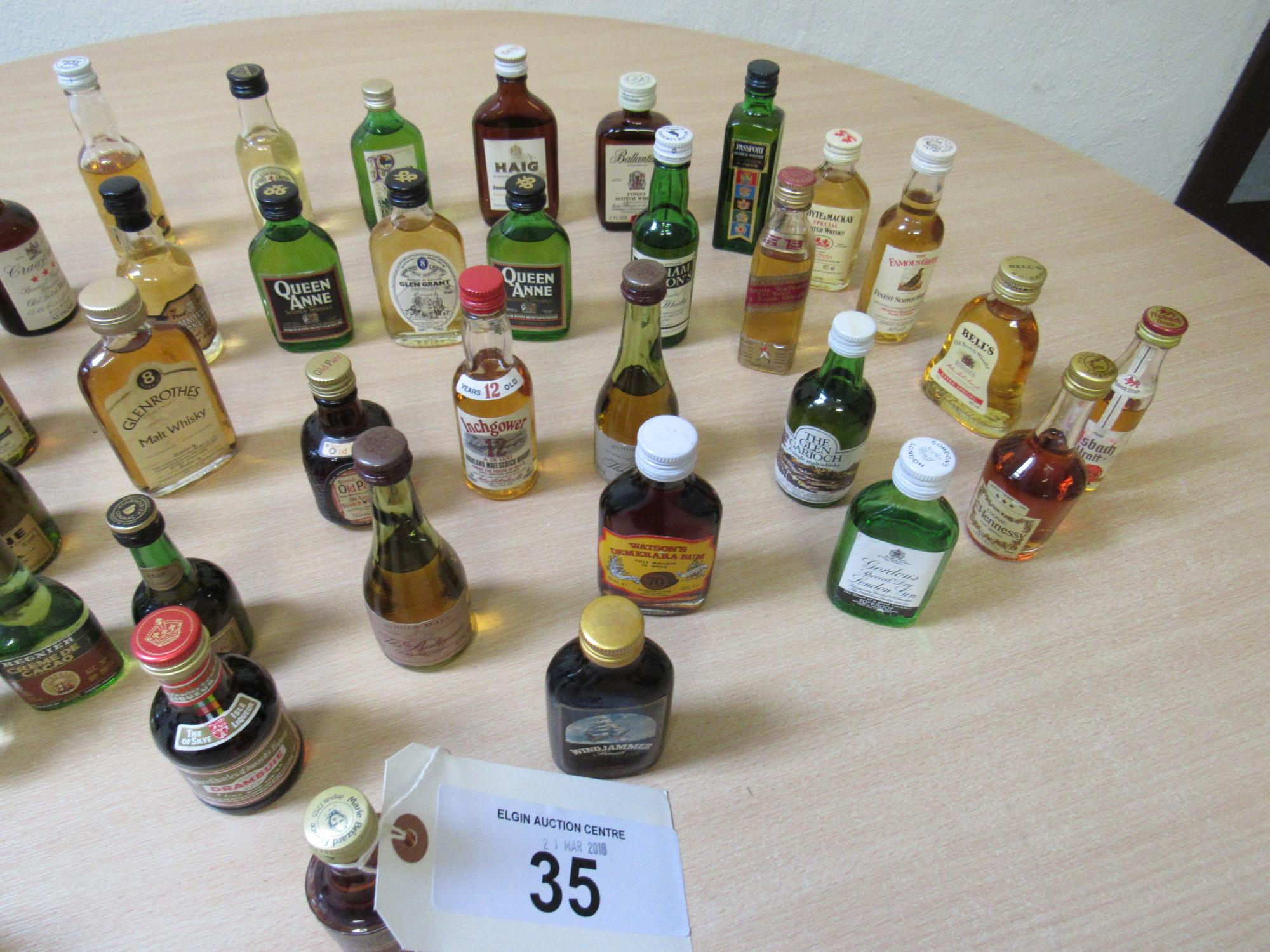 APPROX 40 ASSORTED MINIATURES - Bild 6 aus 6