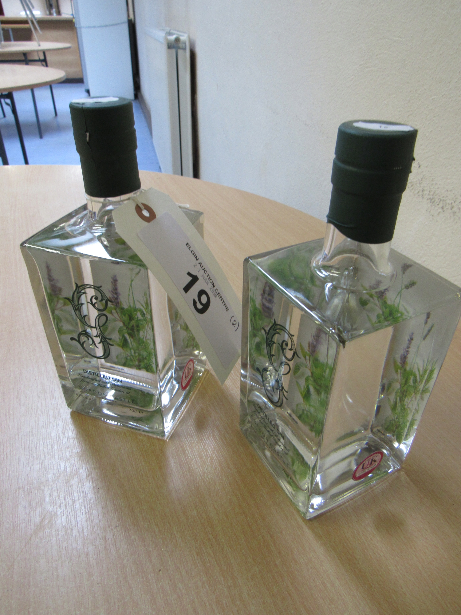 2 X 70CL GORDON CASTLE GIN 43% VOL - Bild 3 aus 4