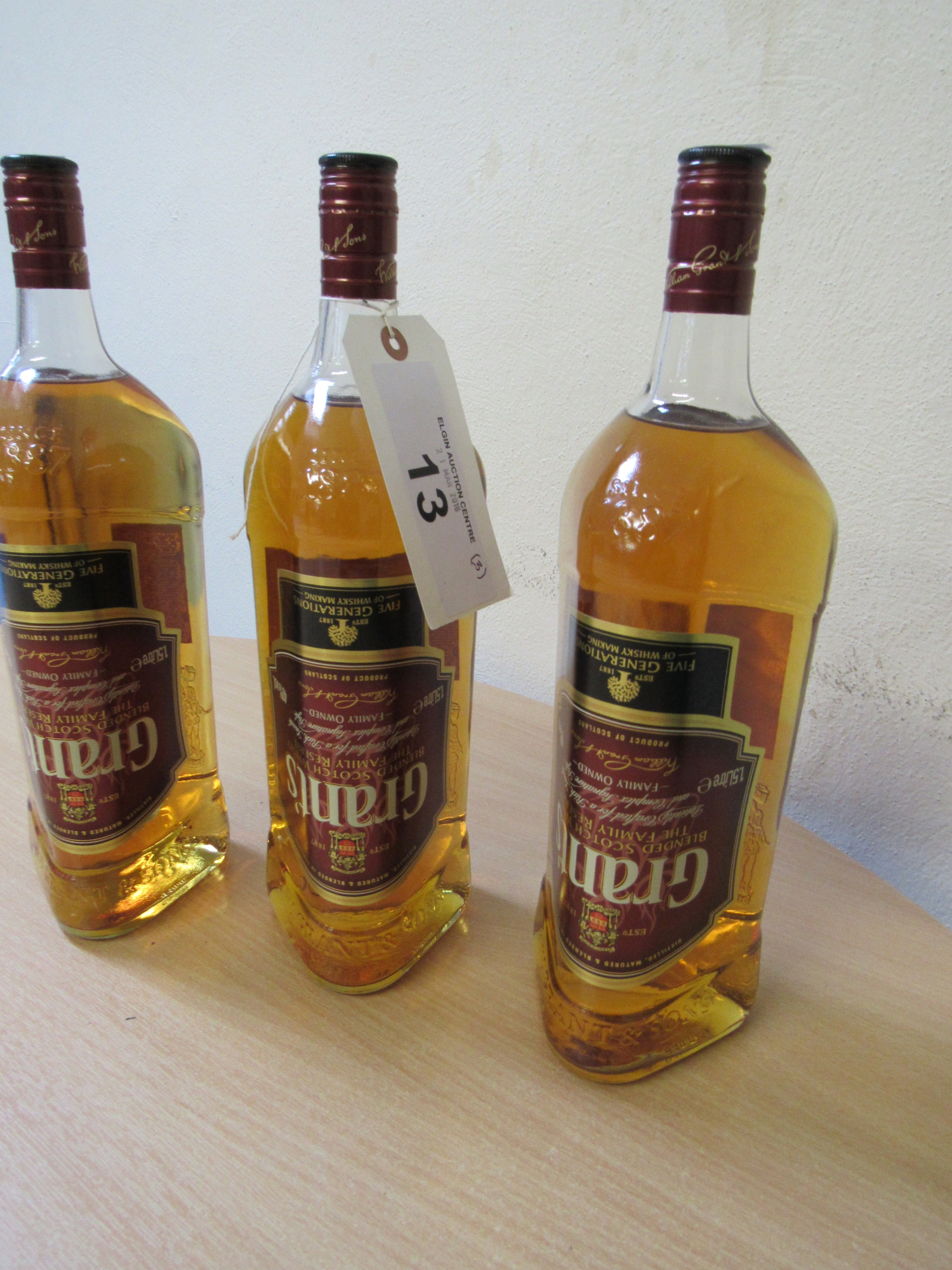 3 X 1.5 LITRES GRANTS WHISKY 40% VOL - Bild 2 aus 4