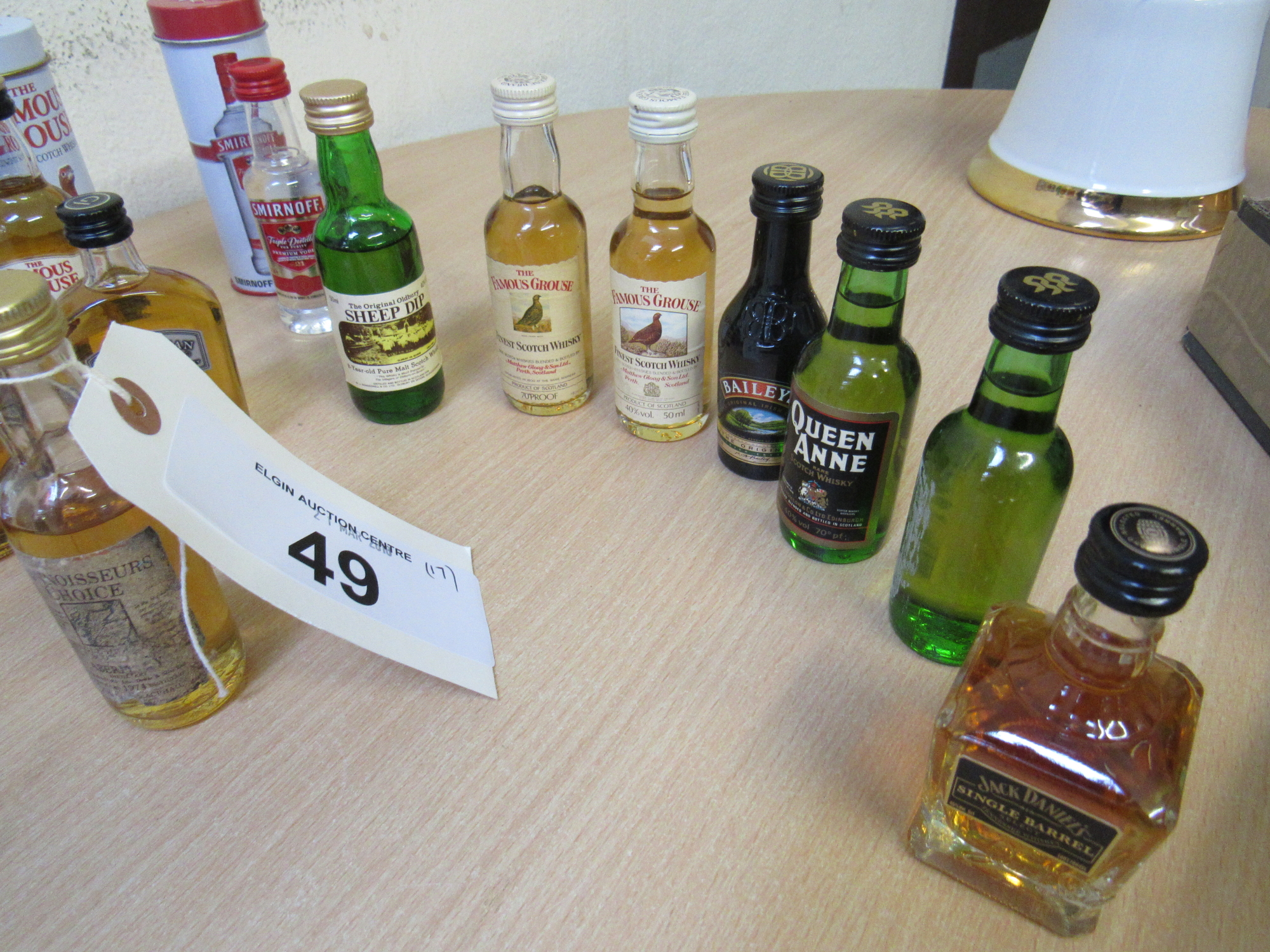 17 ASSORTED WHISKY MINIATURES - Bild 2 aus 3