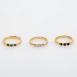 Set von 3 Ringen mit Edelsteinen, 3 Brillanten von zus. ca. 0,30 ct., gute Farbe und Reinheit, 3