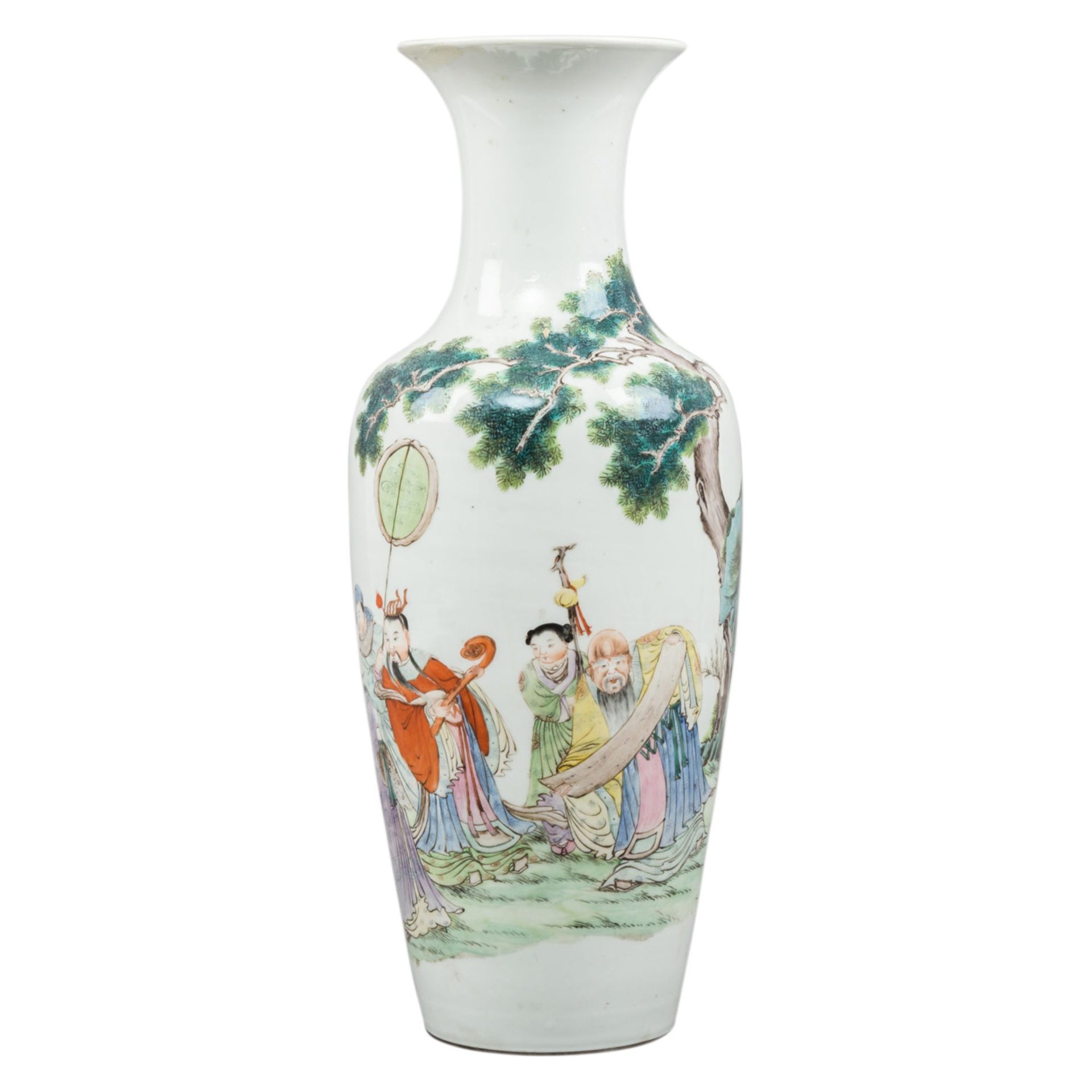 Vase. CHINA, 19. Jh., schauseitig polychrom bemalt mit Figuren und mit einer knorrigen Kiefer, H ca.