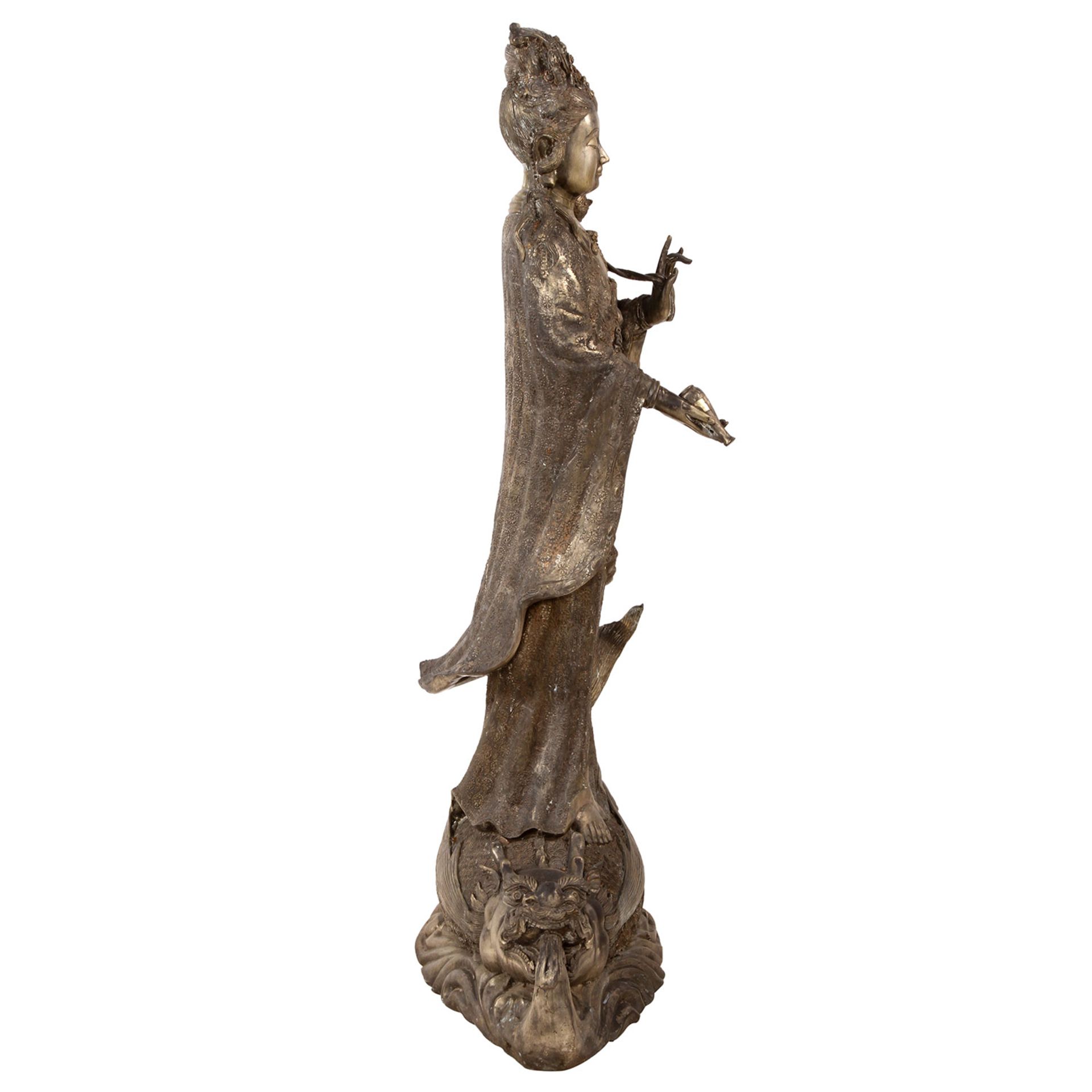 GROßE BRONZESKULPTUR, GÖTTIN GUANYIN 20. Jh., Bronze, Detailreiche Skulptur der Buddhistischen - Bild 4 aus 4
